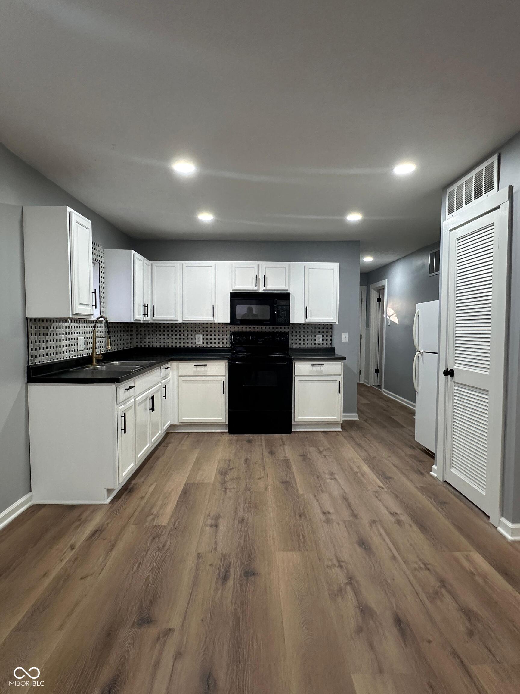 1124 S Lockburn Street