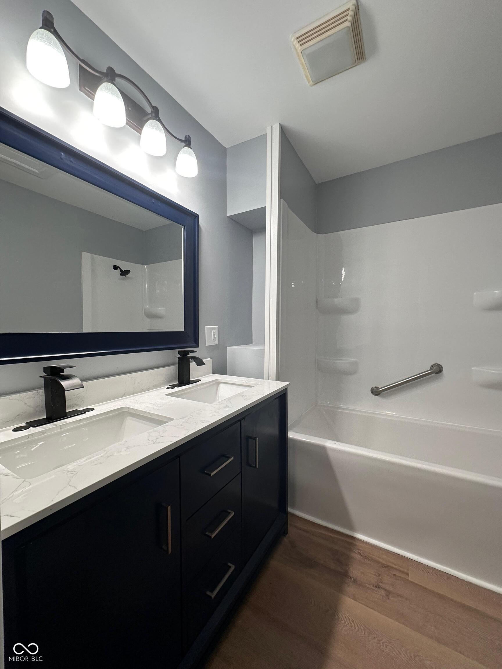 1124 S Lockburn Street