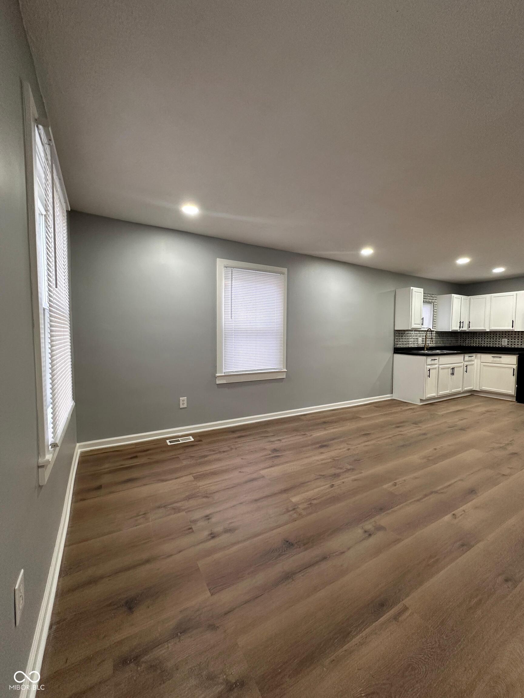 1124 S Lockburn Street