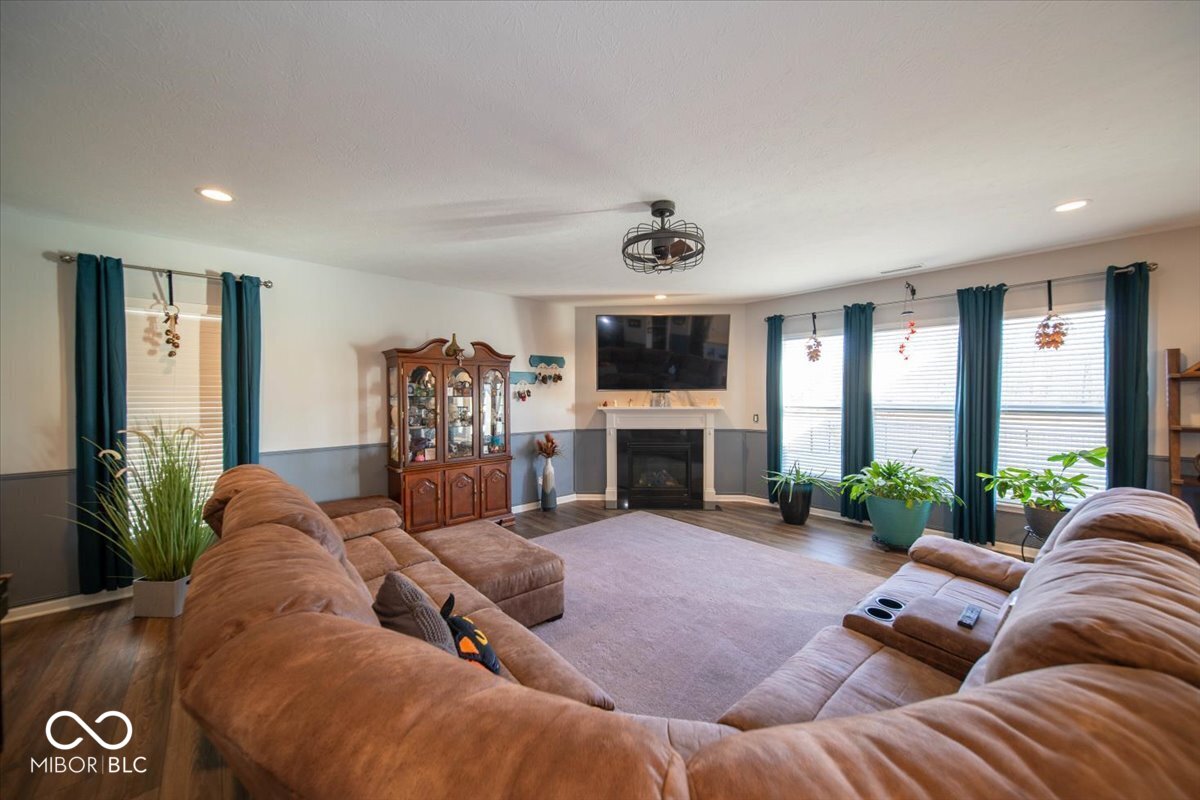 19460 Scofield Ridge Boulevard