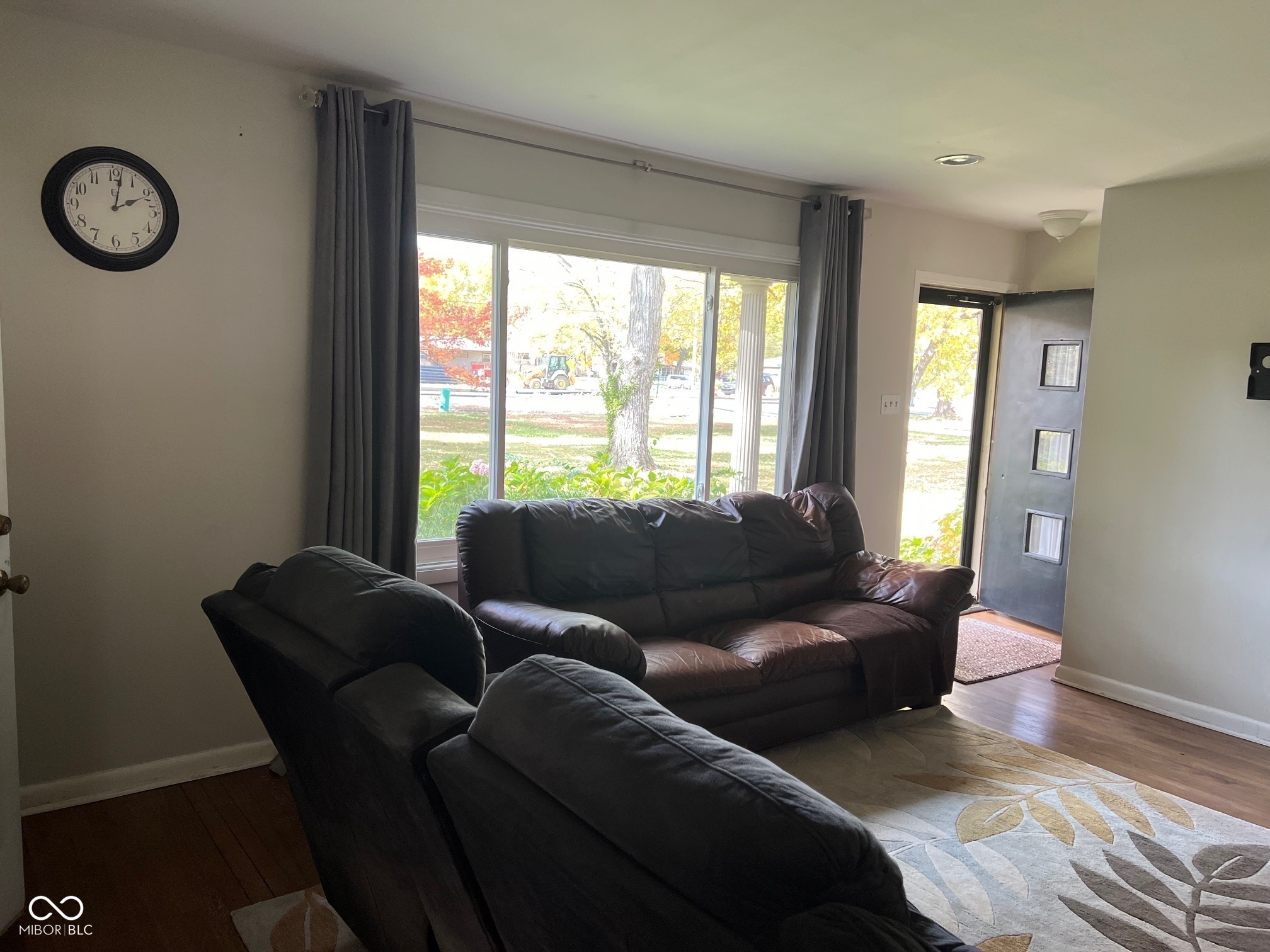 10187 N College Avenue