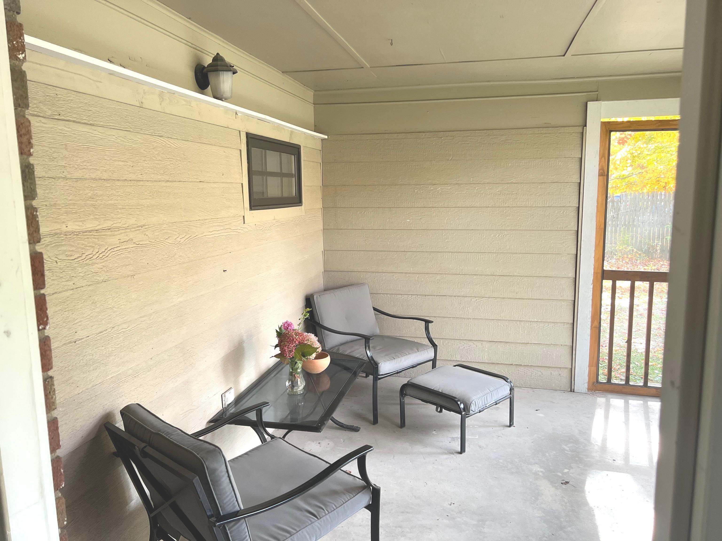 10187 N College Avenue