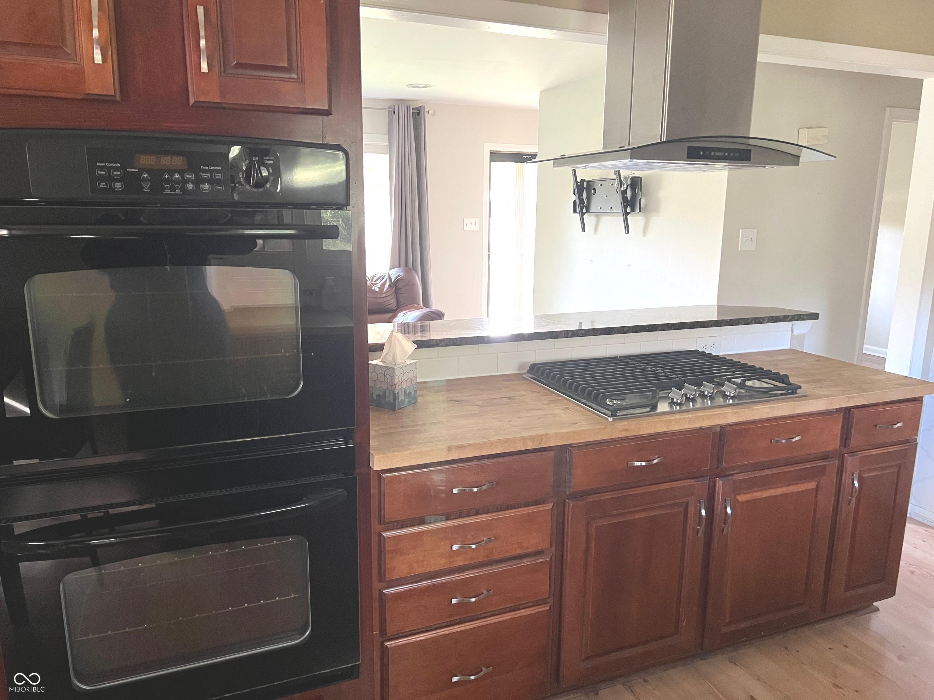 10187 N College Avenue