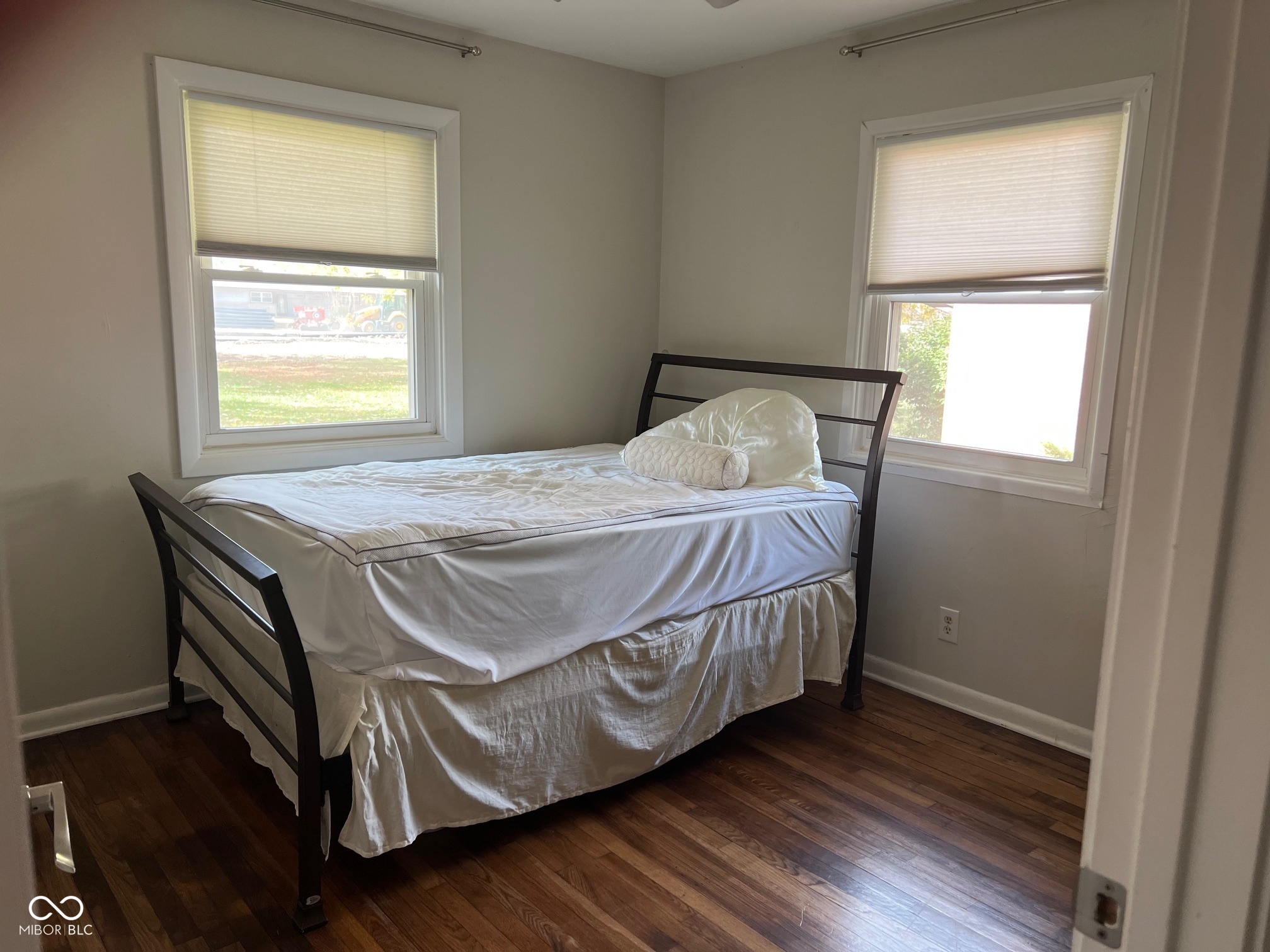 10187 N College Avenue