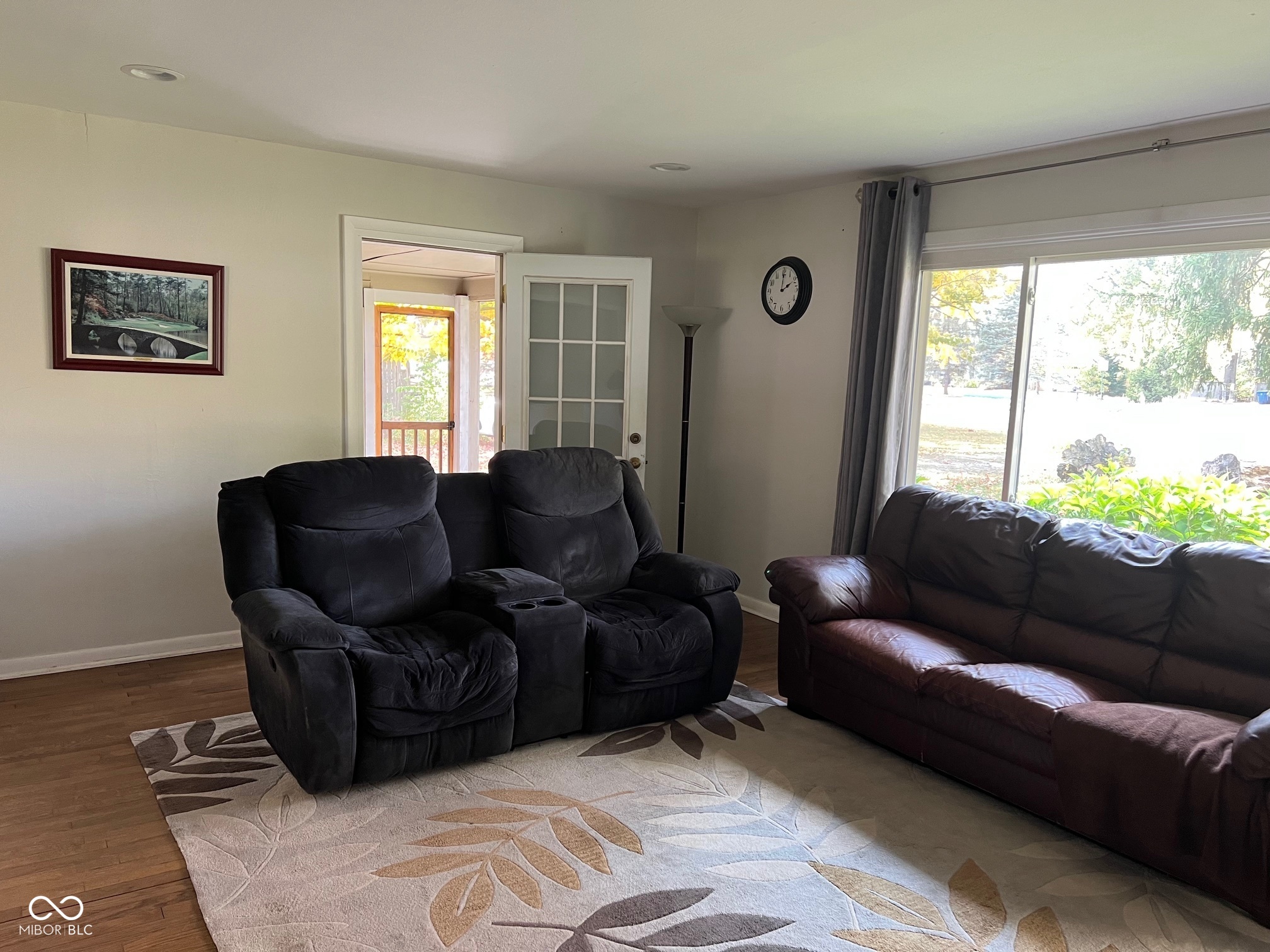 10187 N College Avenue