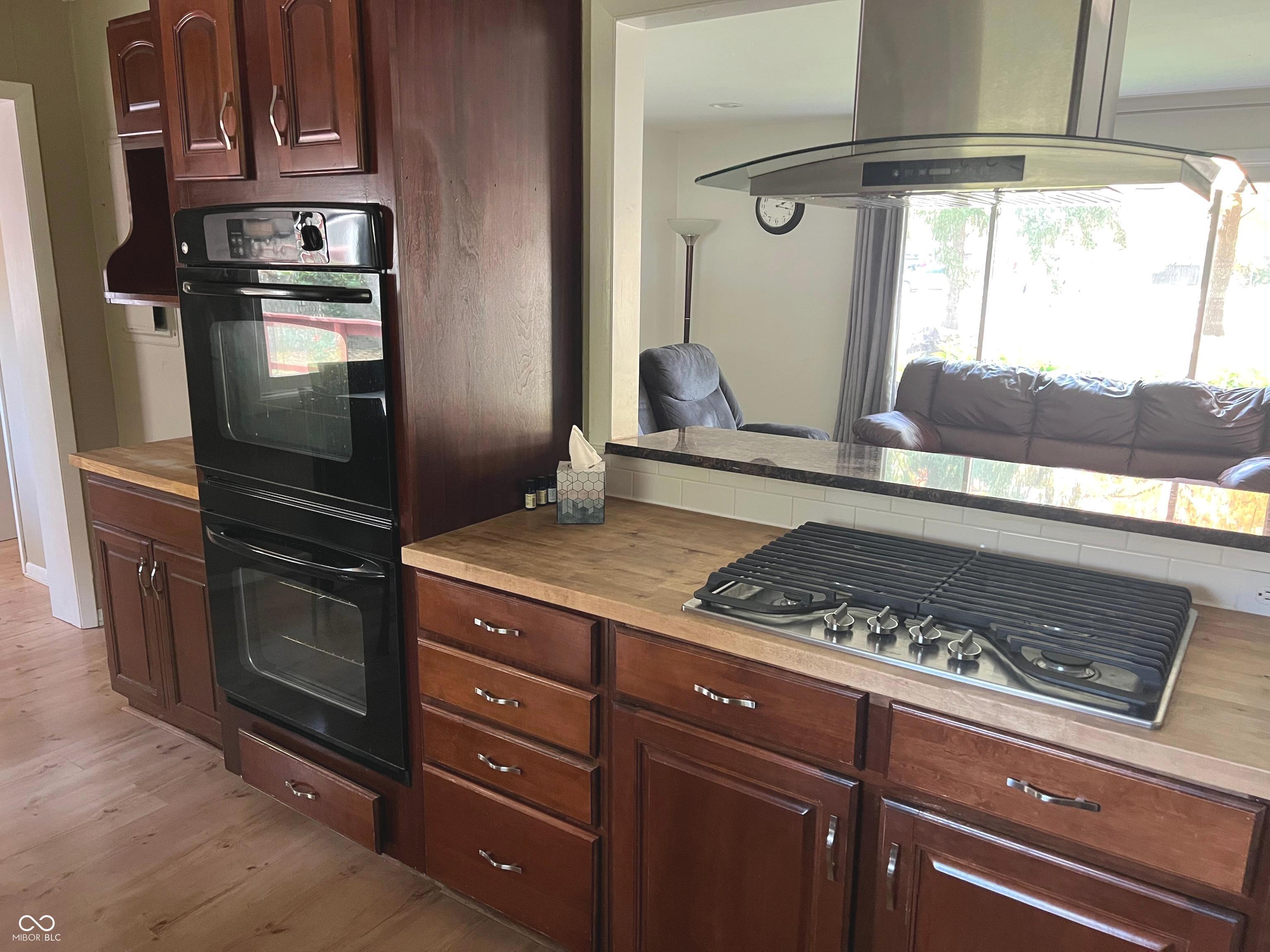 10187 N College Avenue