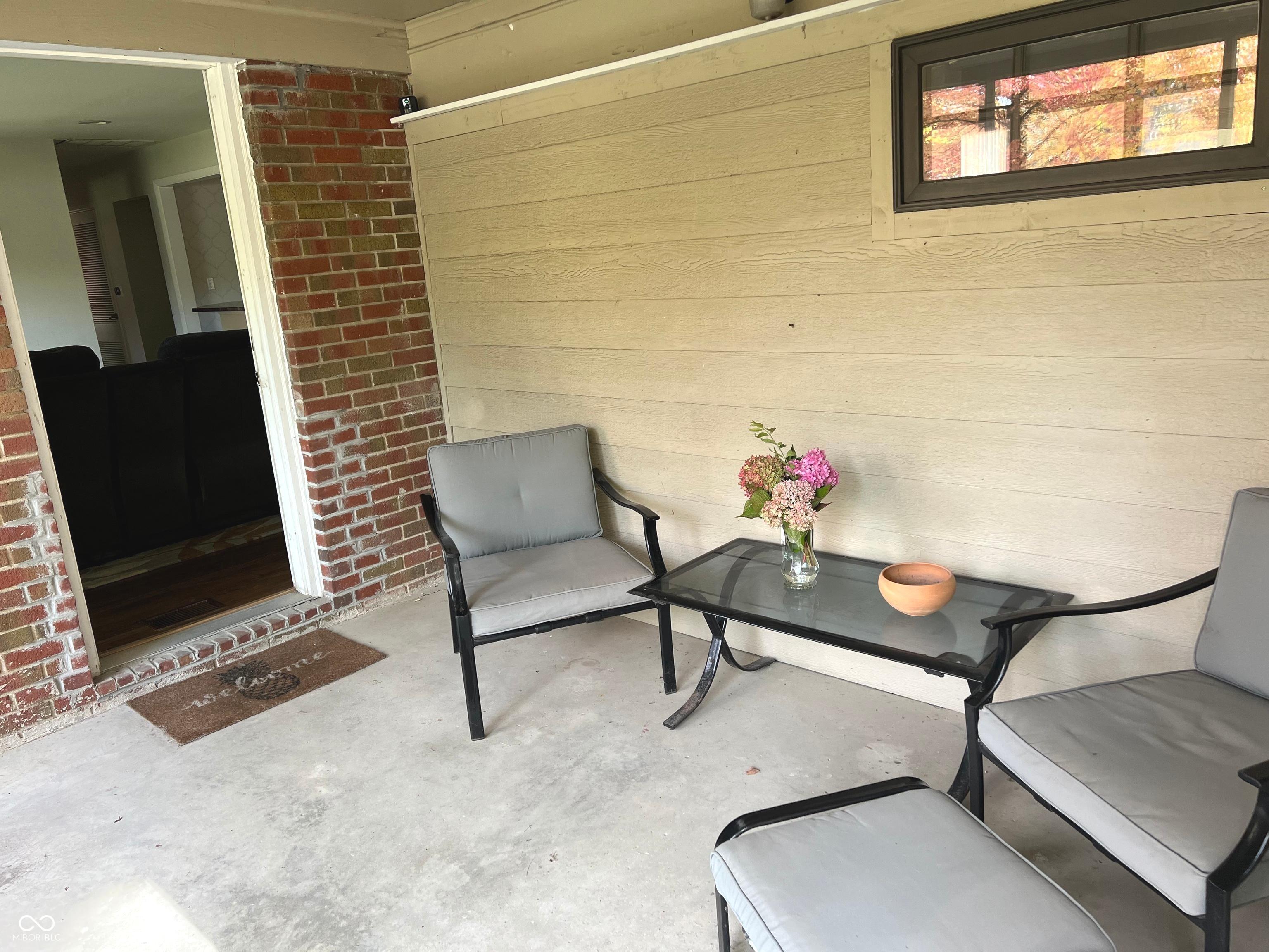 10187 N College Avenue