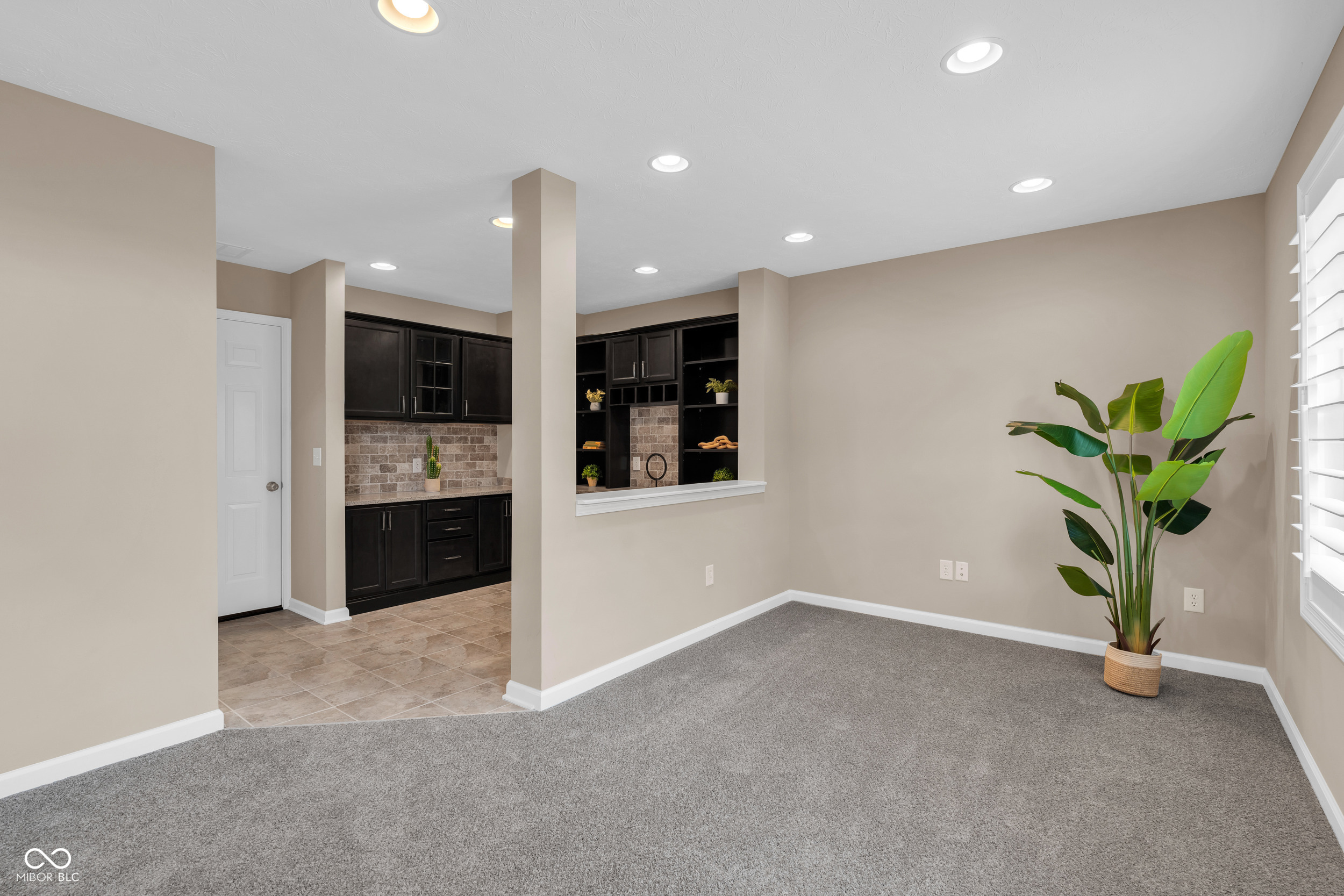 2627 Congress Street