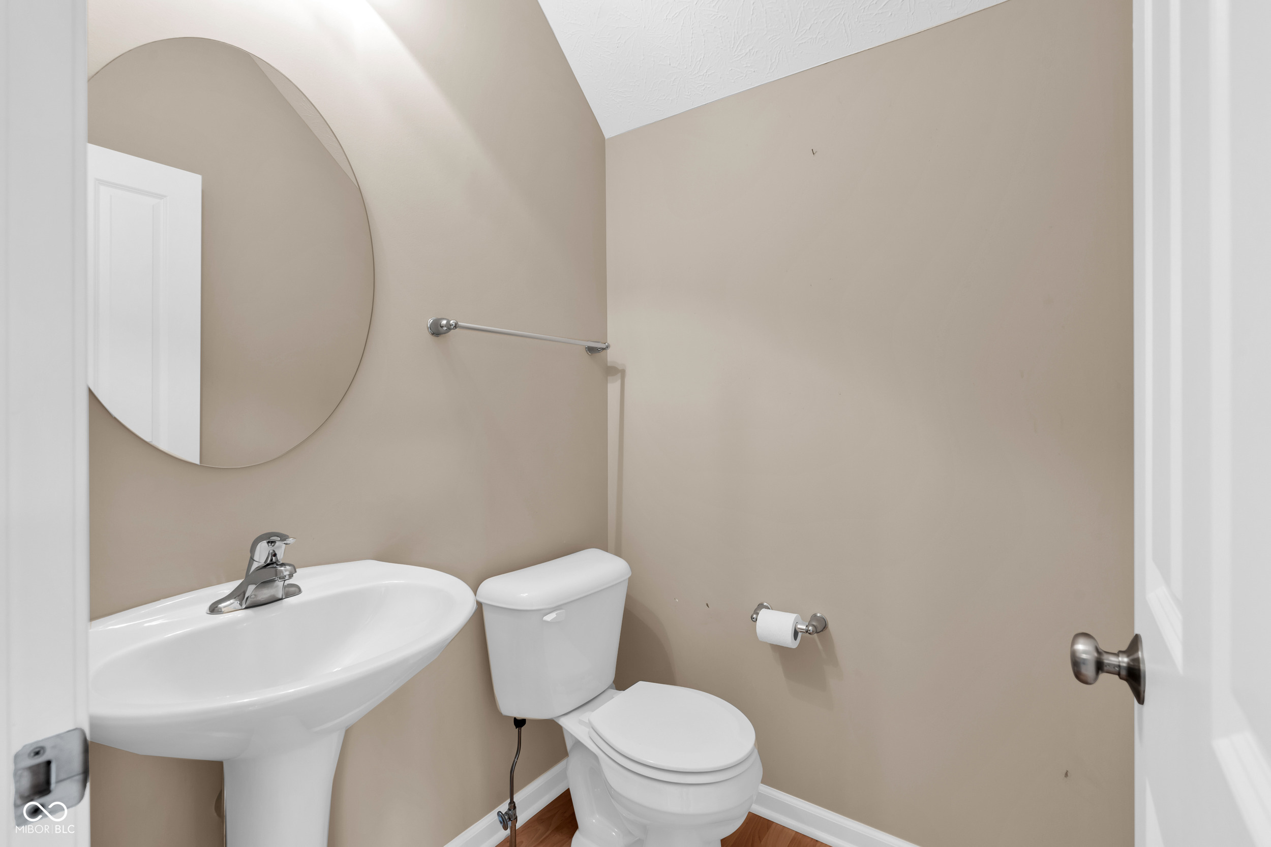 2627 Congress Street