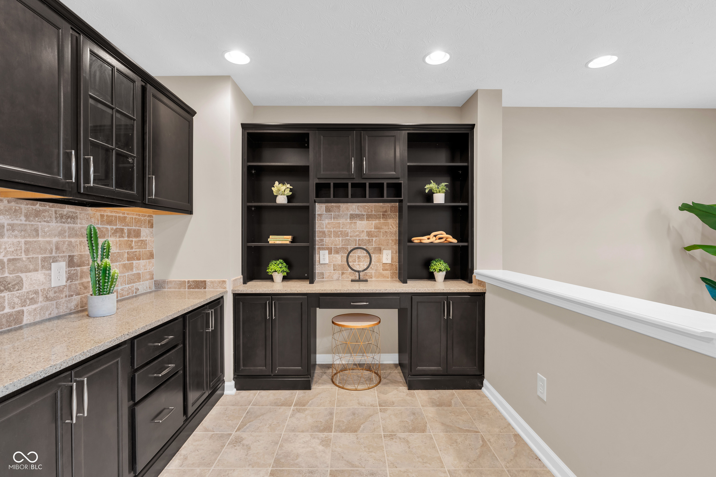 2627 Congress Street