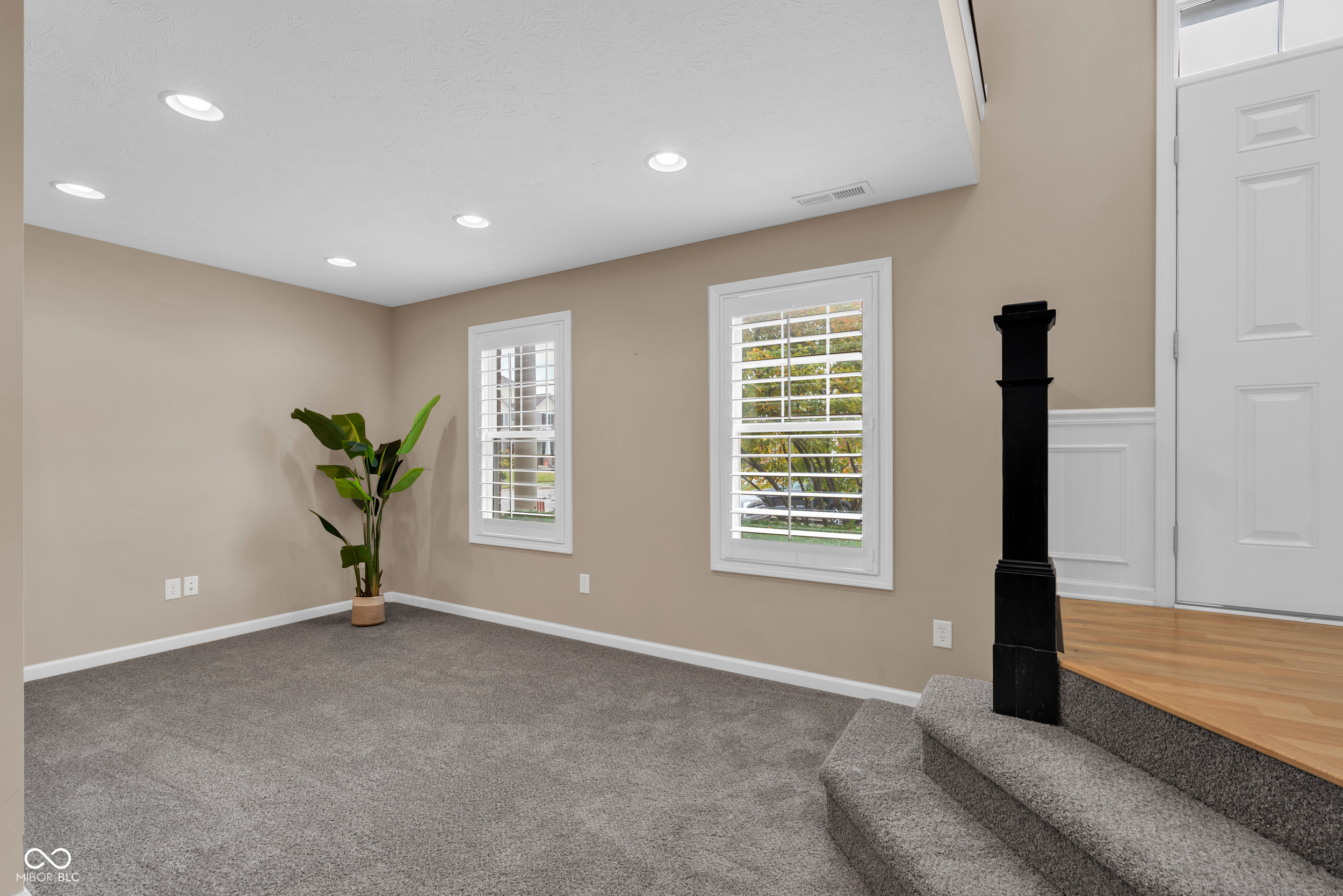 2627 Congress Street