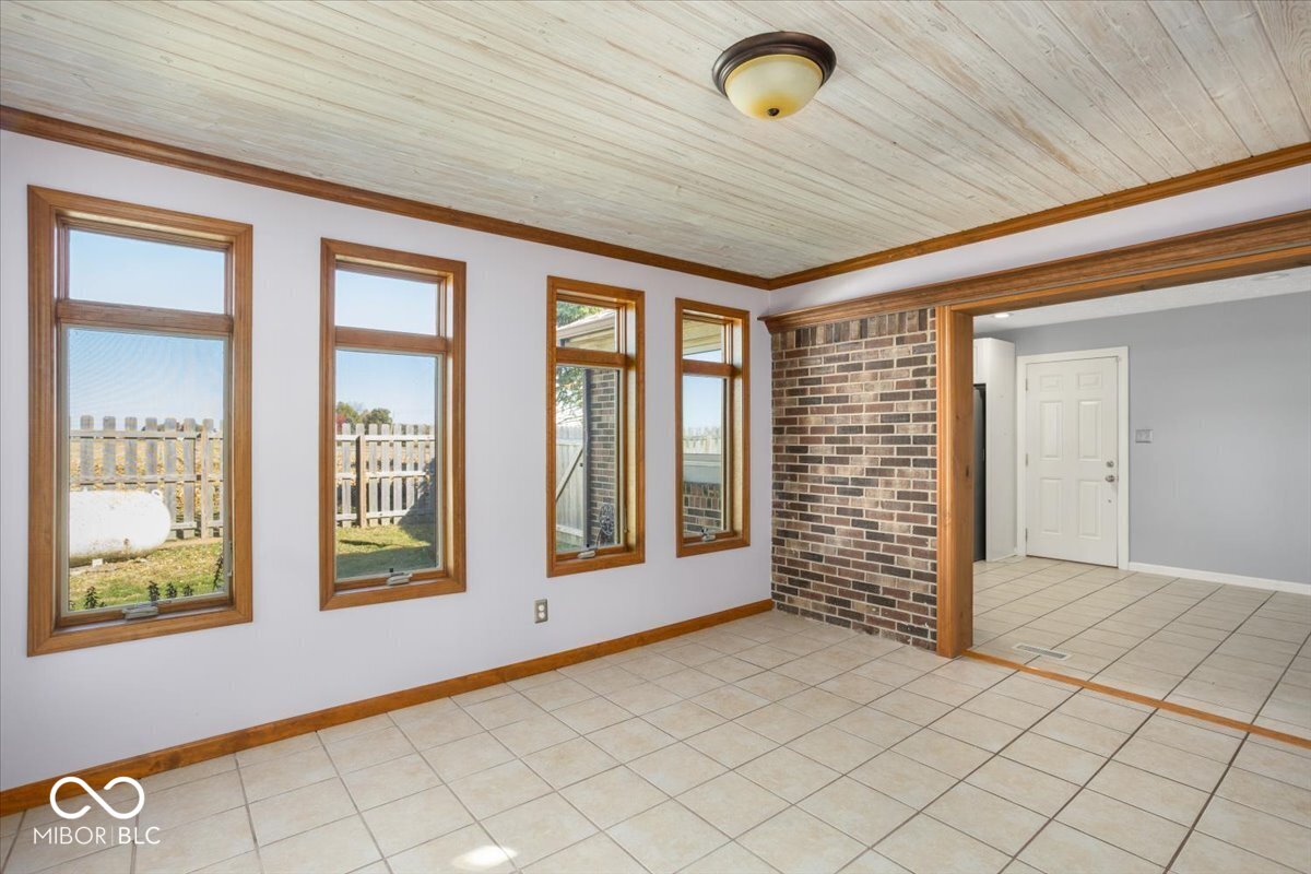 9124 N County Road 275 E