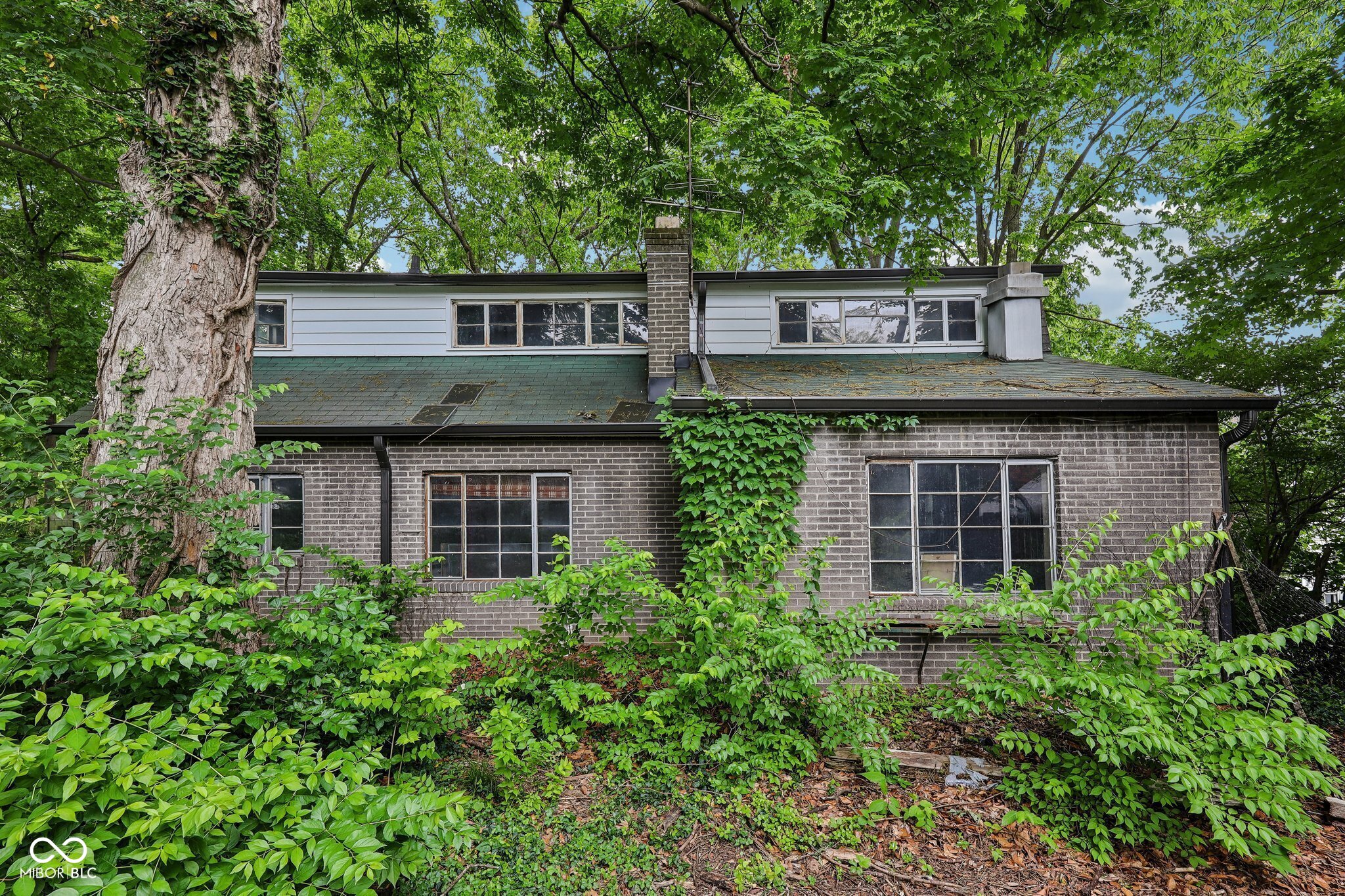 5035 Boulevard Place