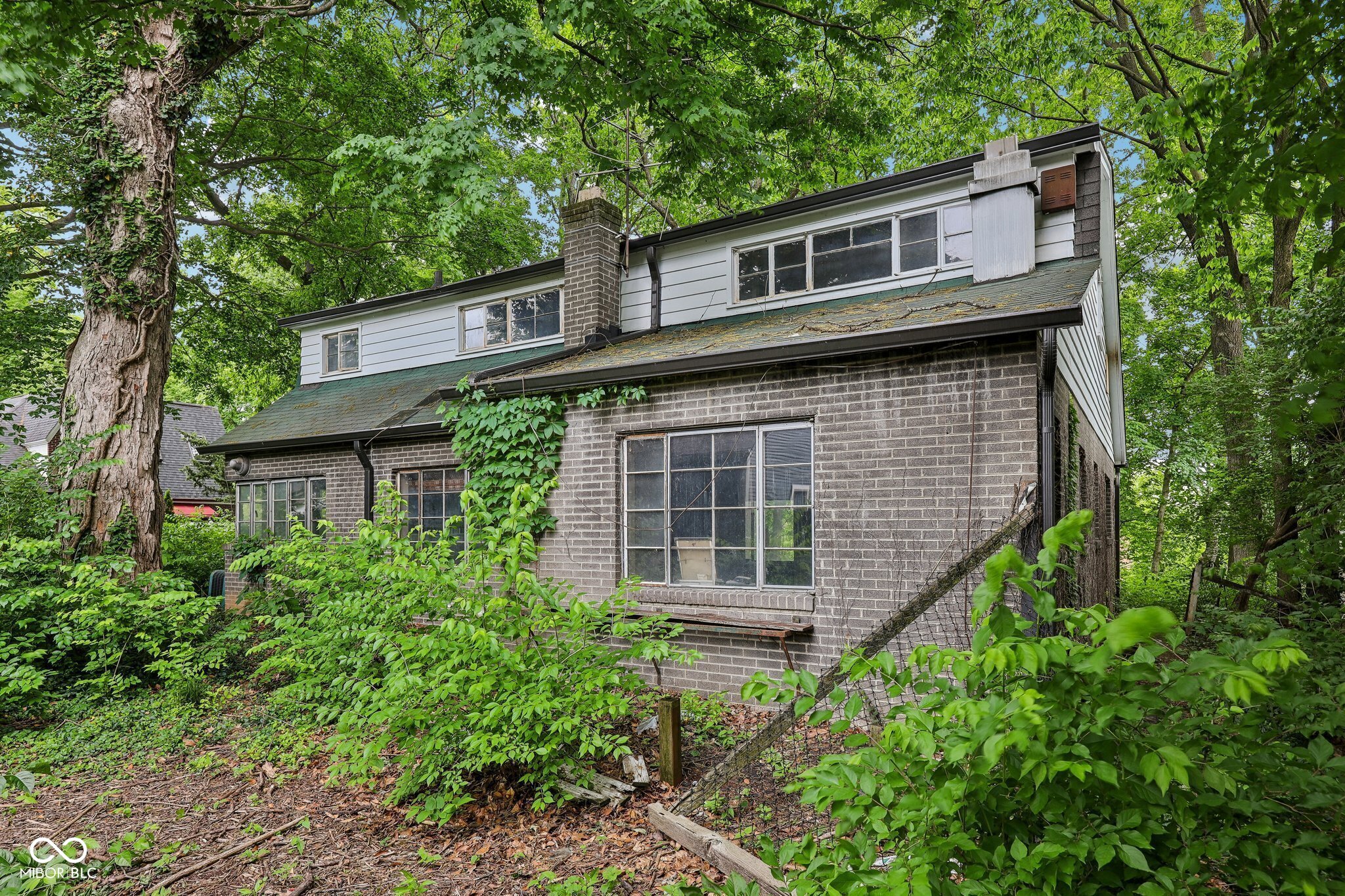 5035 Boulevard Place