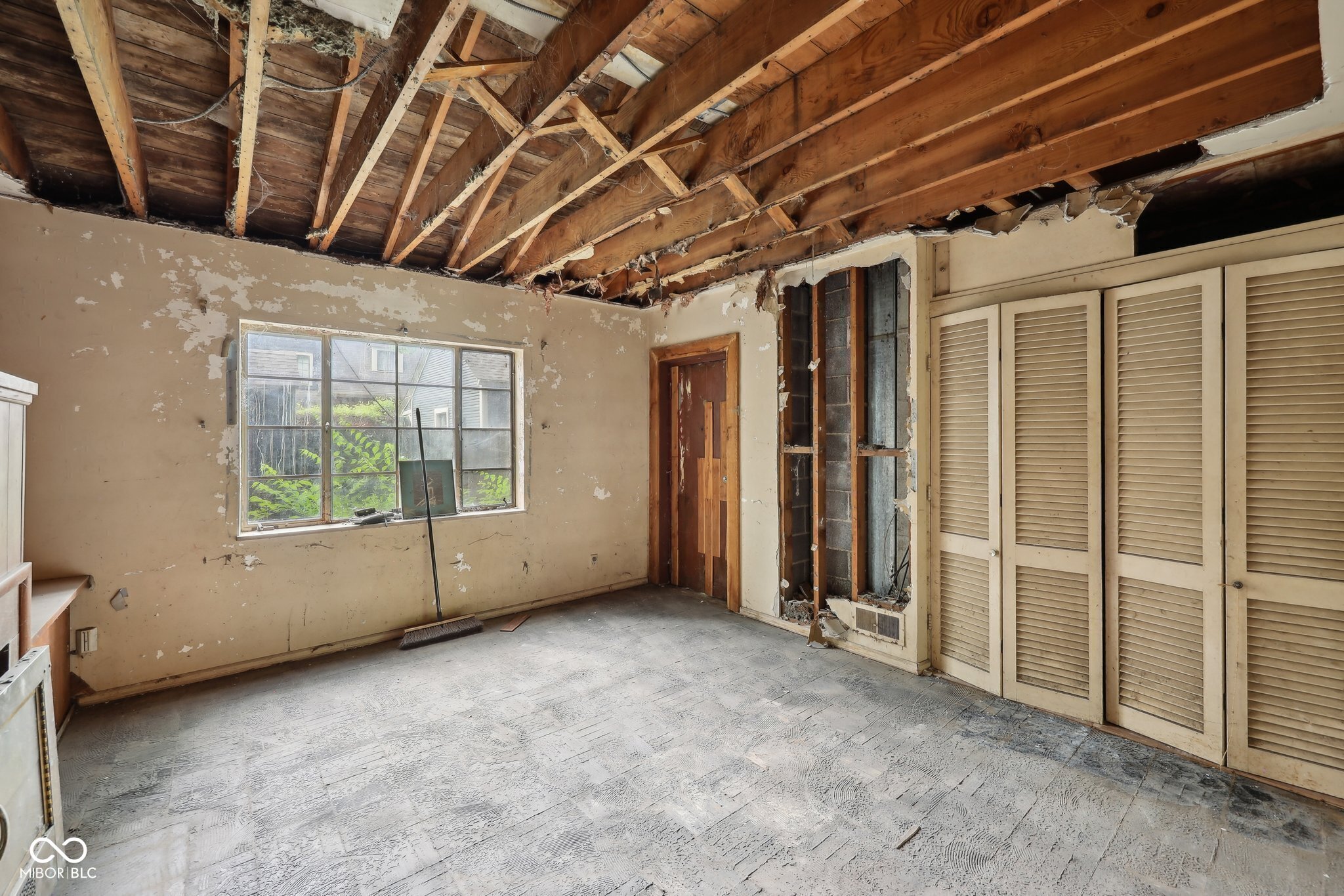 5035 Boulevard Place