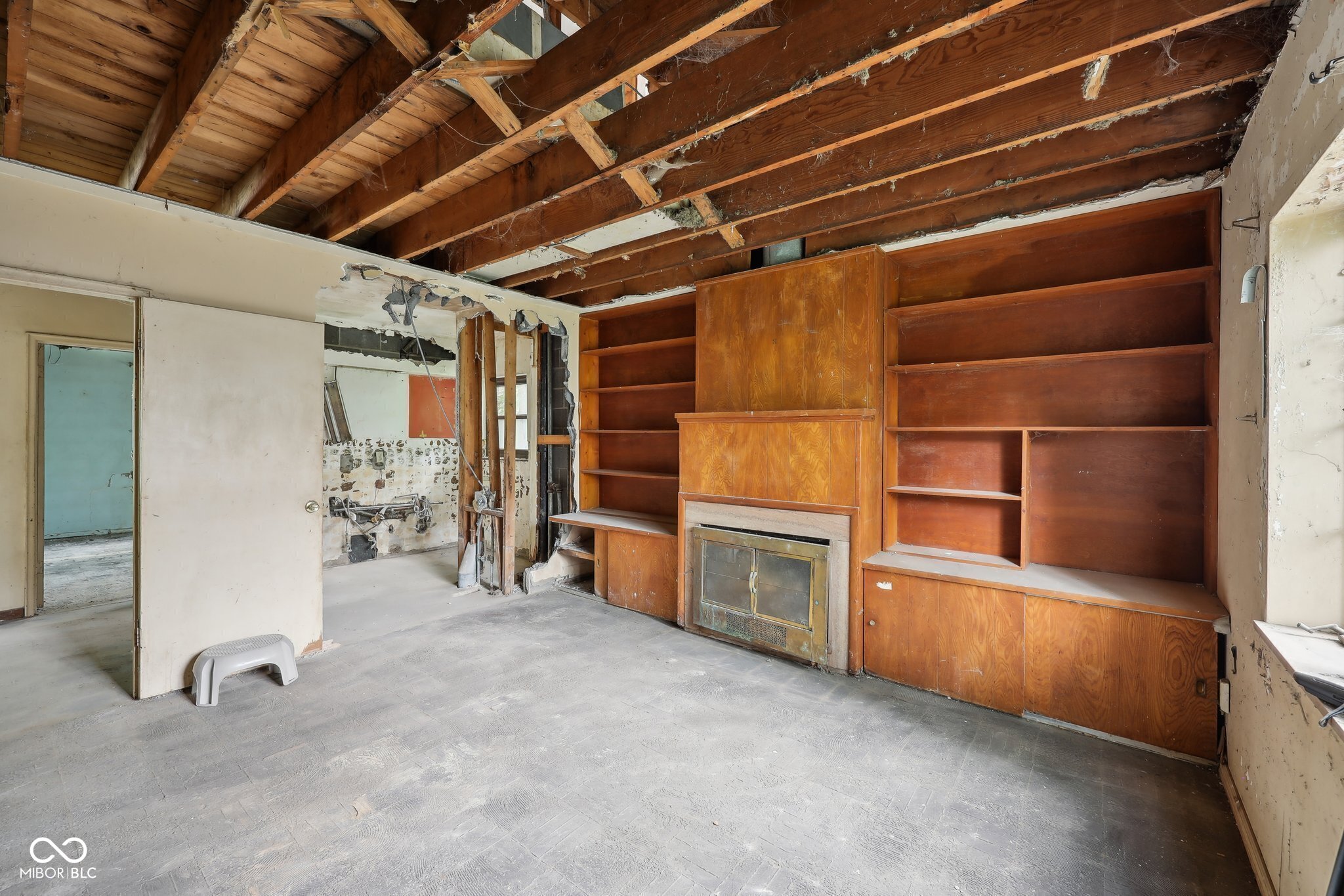 5035 Boulevard Place