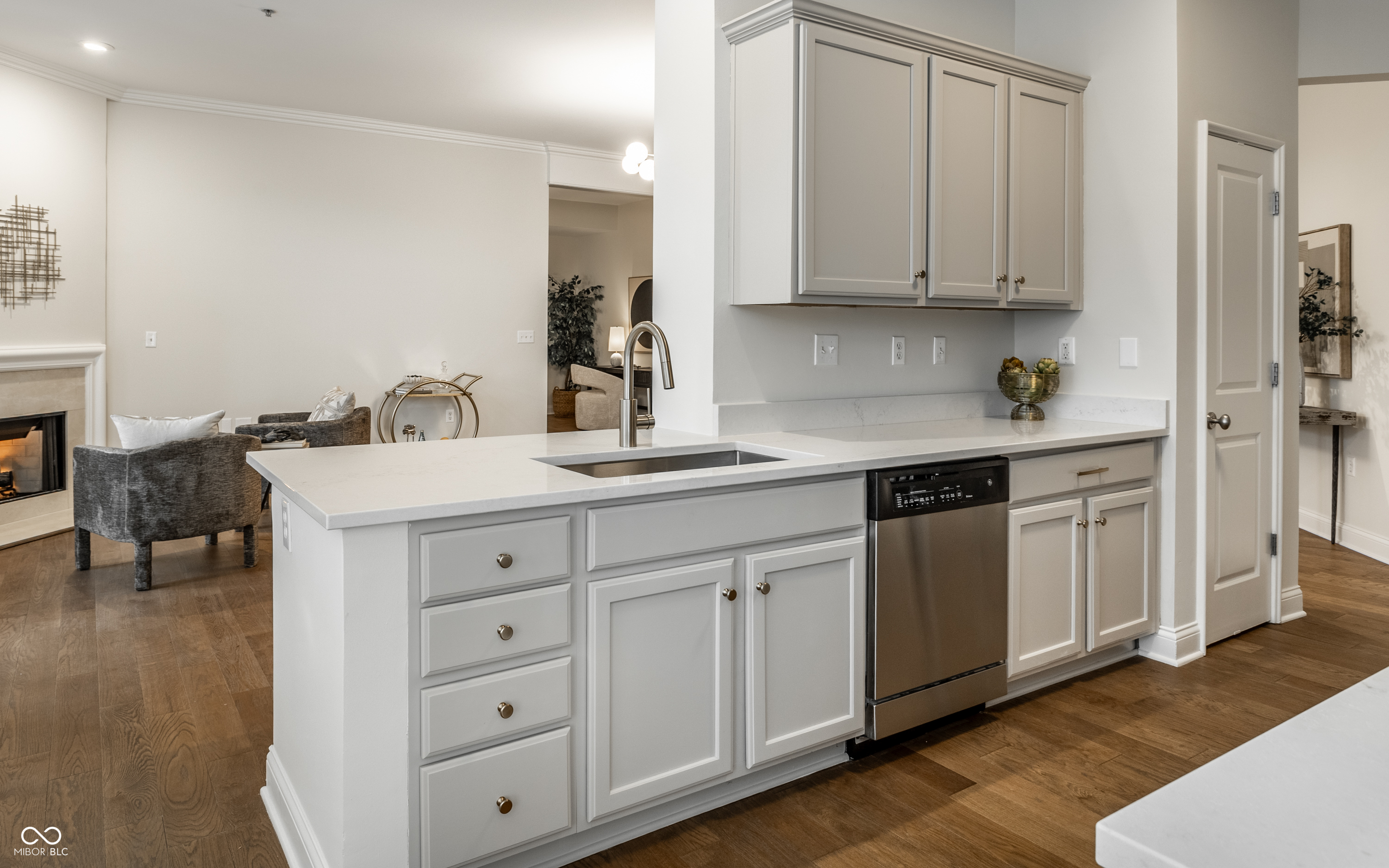 450 E Ohio Street Unit: 118