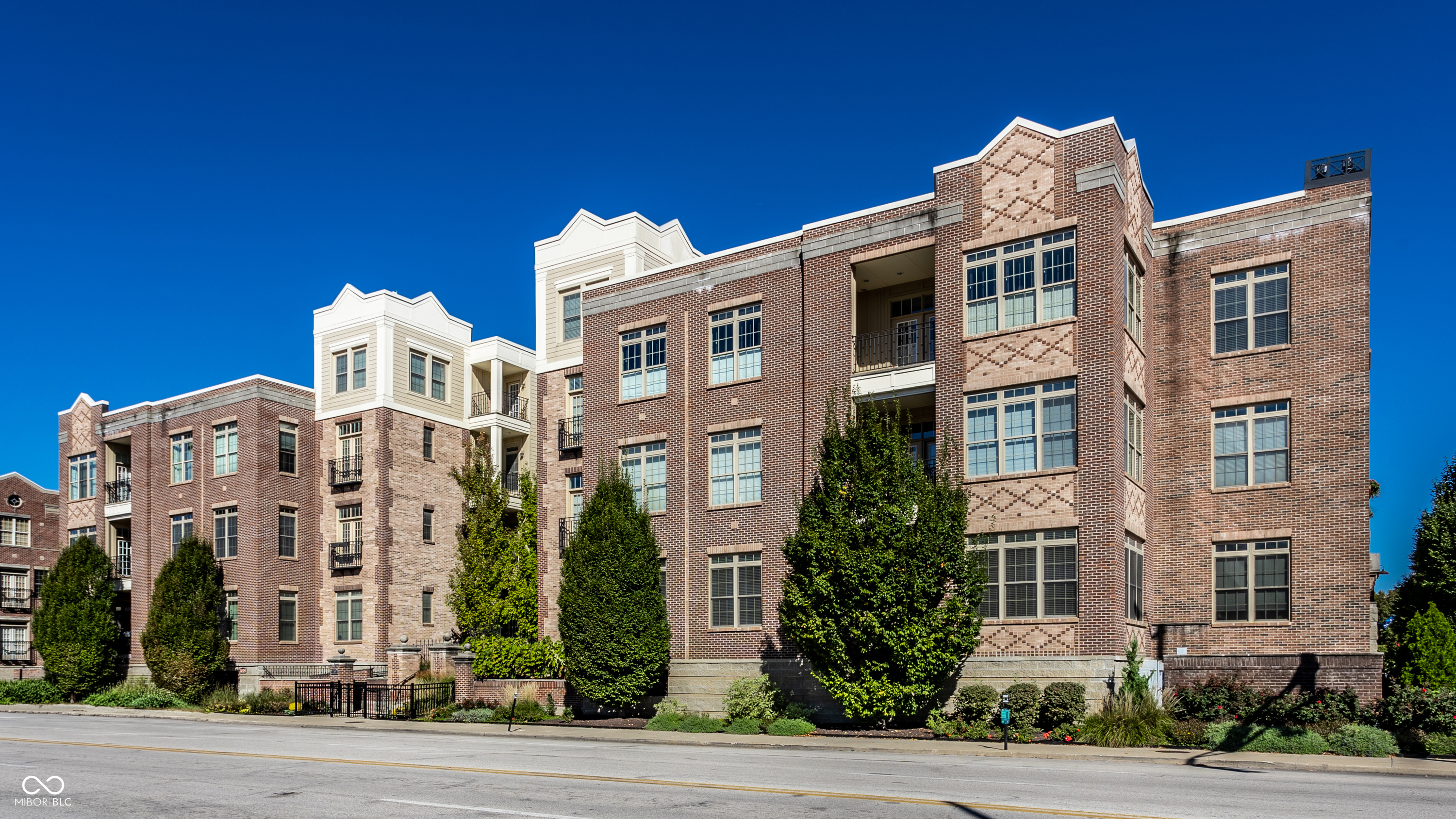 450 E Ohio Street Unit: 118