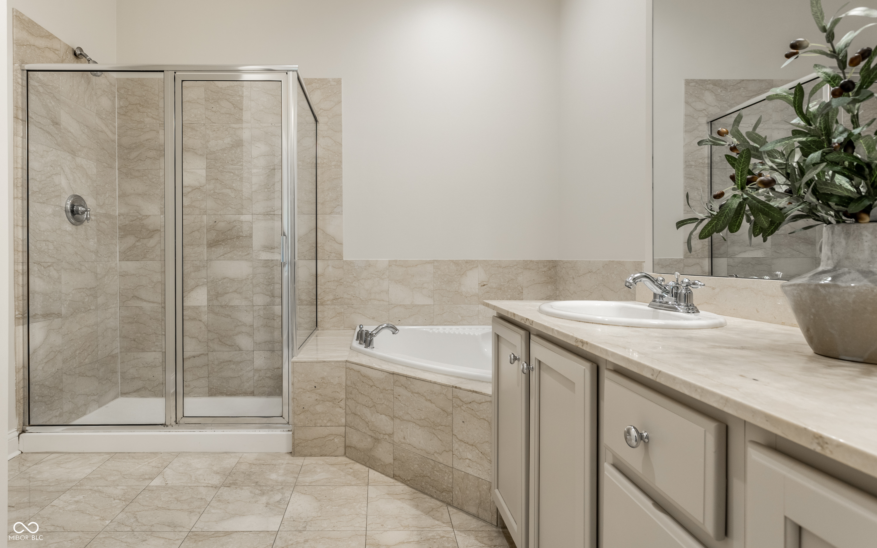 450 E Ohio Street Unit: 118