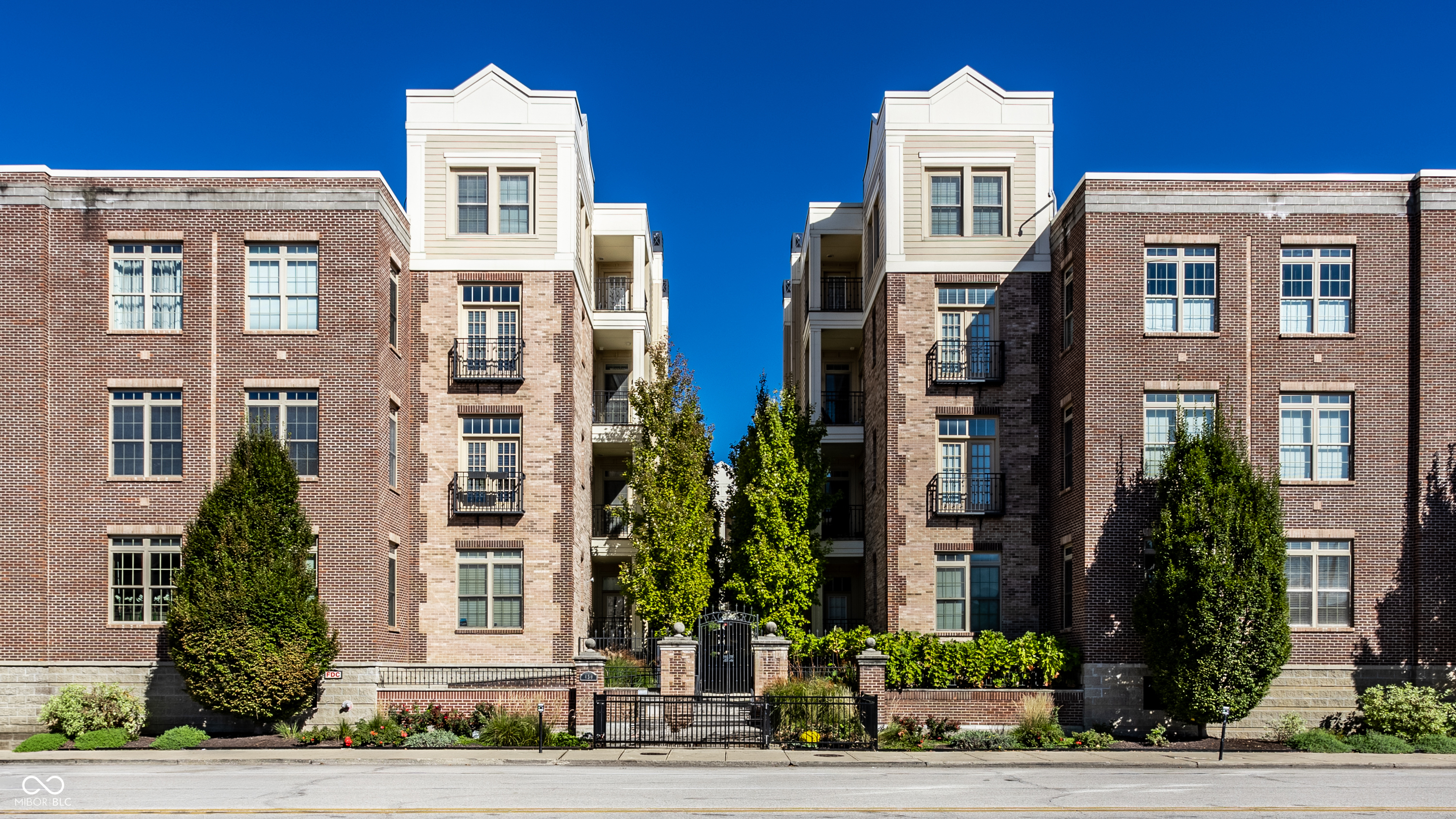 450 E Ohio Street Unit: 118