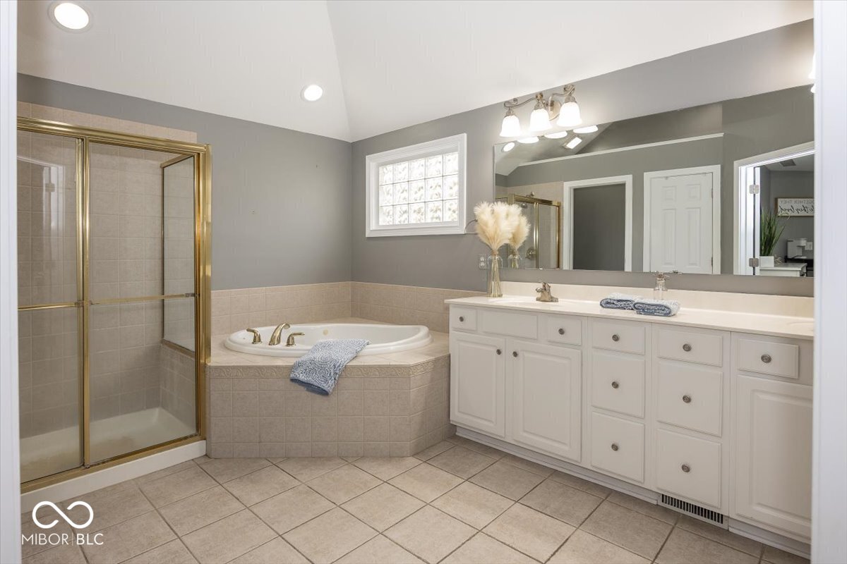 13698 Golden Ridge Lane