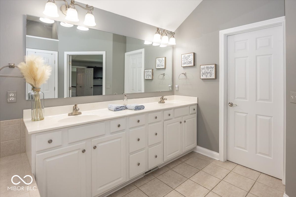 13698 Golden Ridge Lane