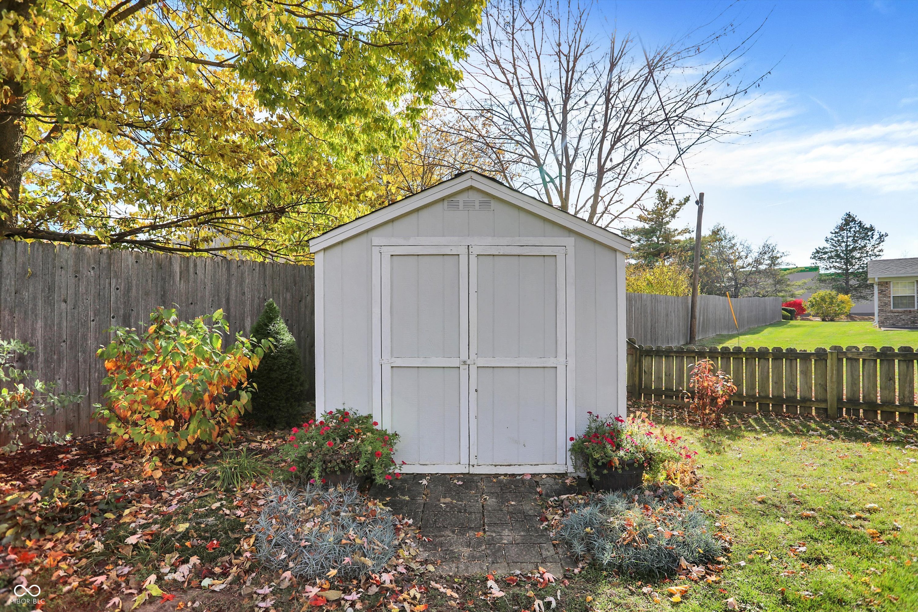 6375 Village Oak Court