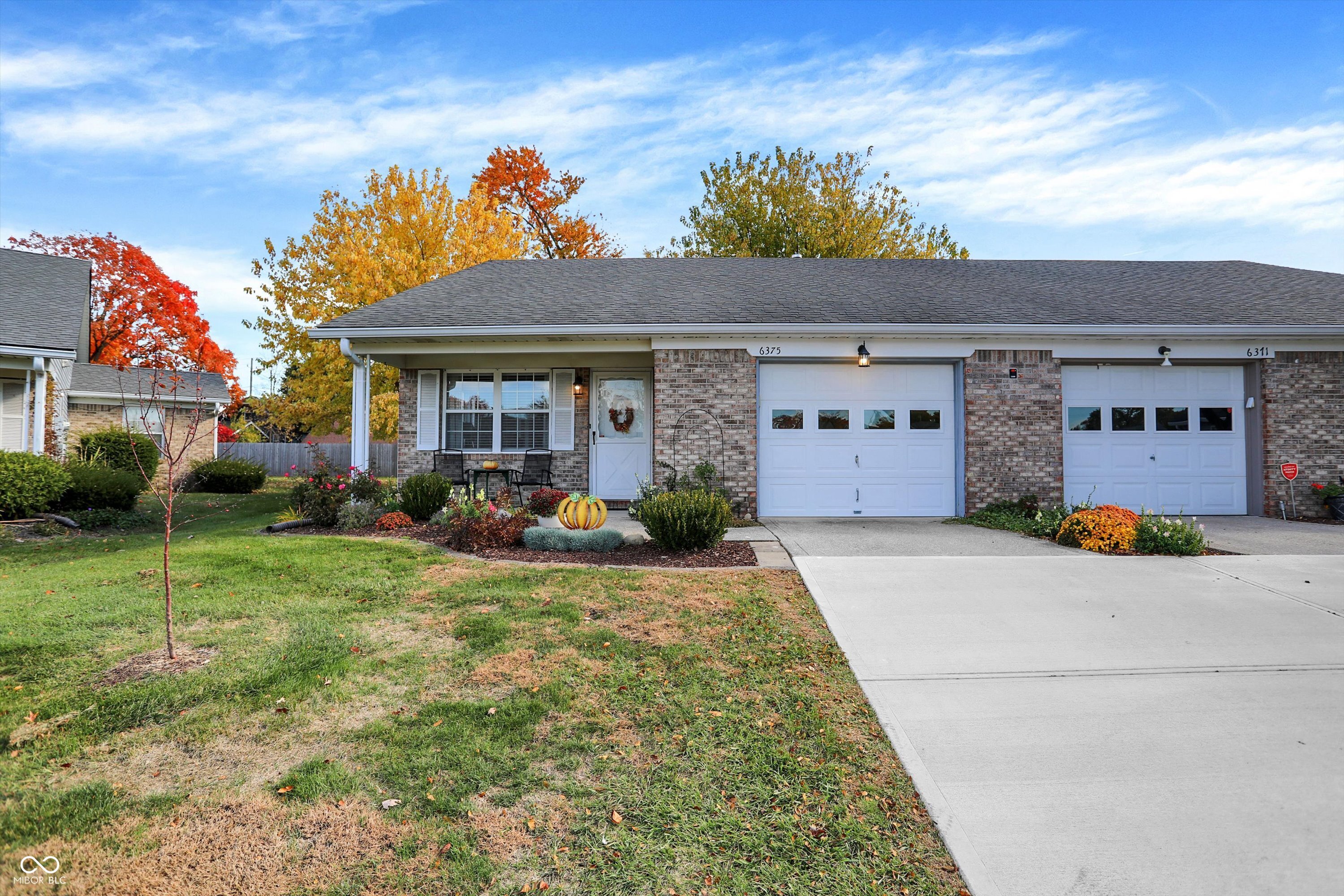 6375 Village Oak Court