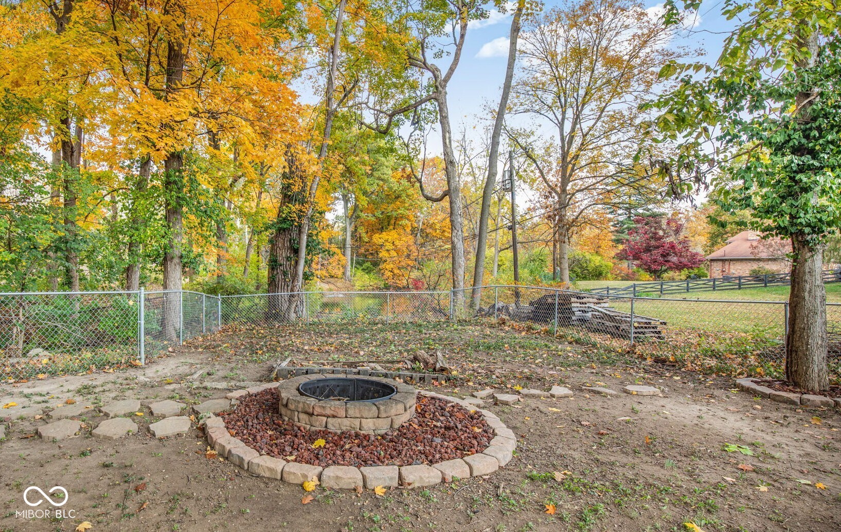 4404 Devon Lake Road