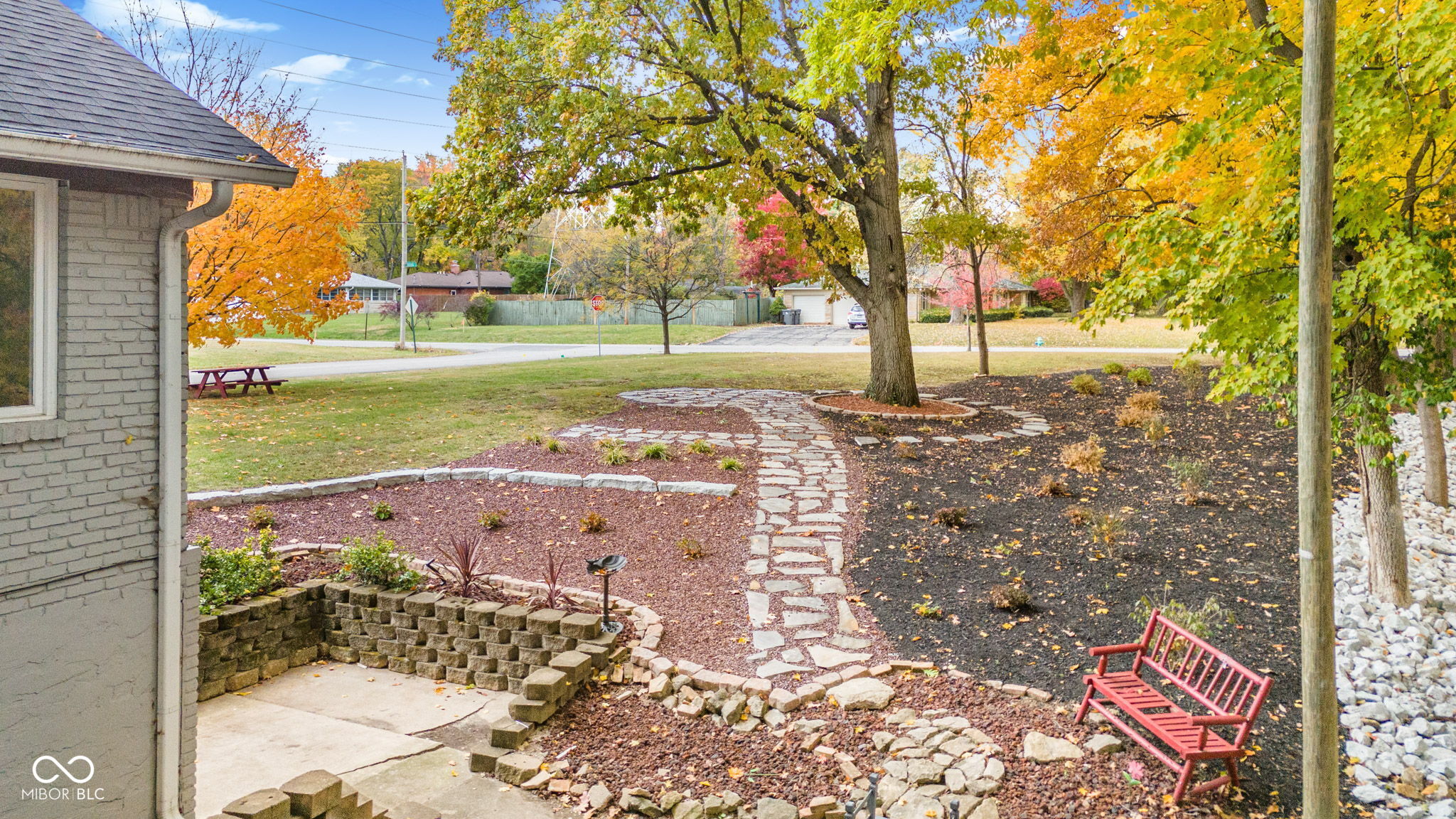 4404 Devon Lake Road