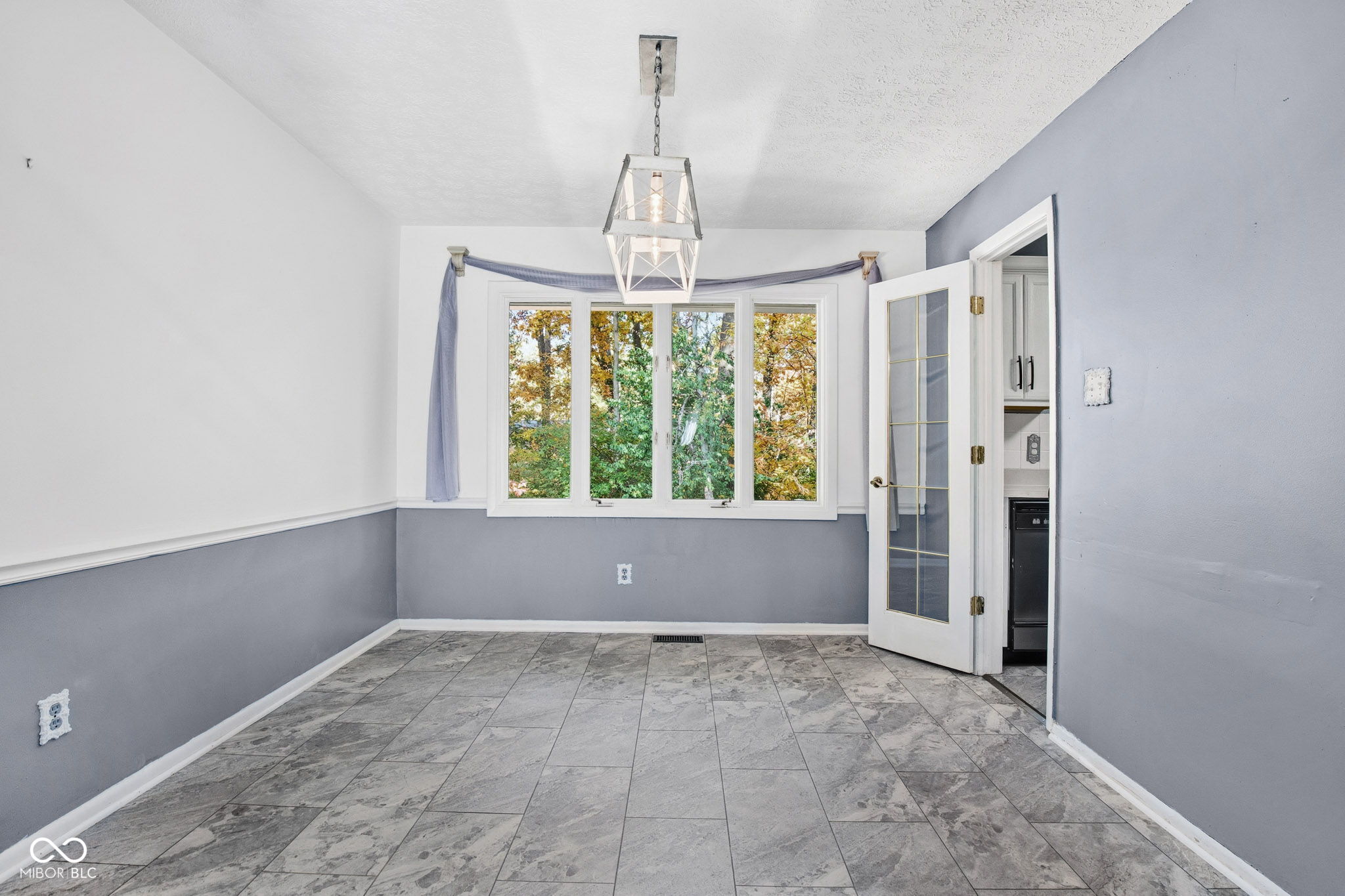 4404 Devon Lake Road