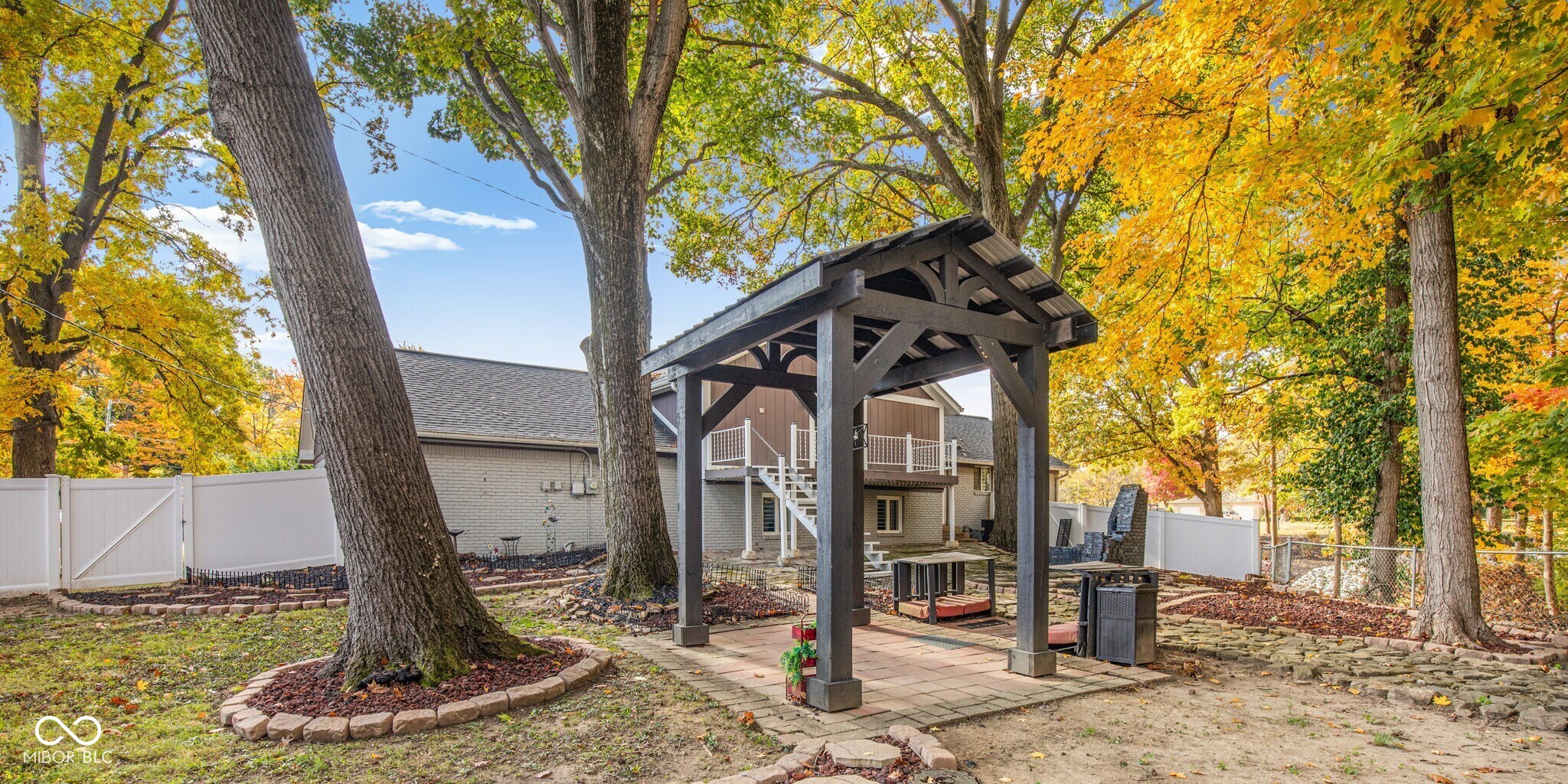 4404 Devon Lake Road