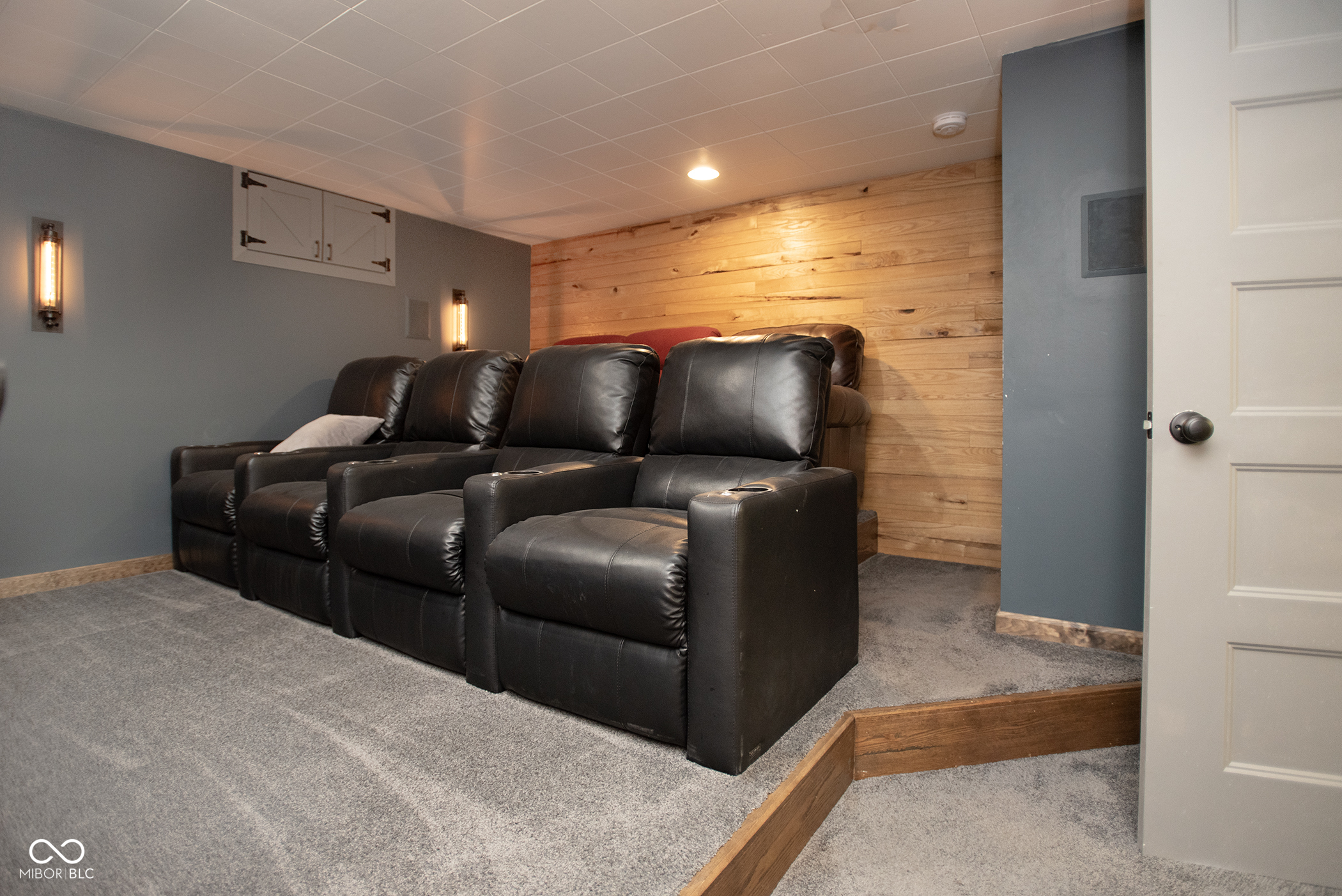 4743 Bluffwood Drive N