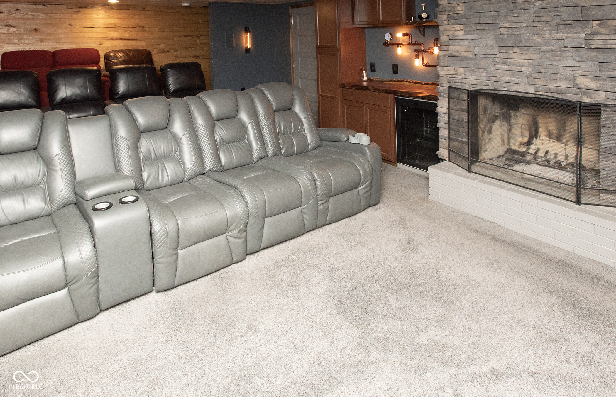 4743 Bluffwood Drive N