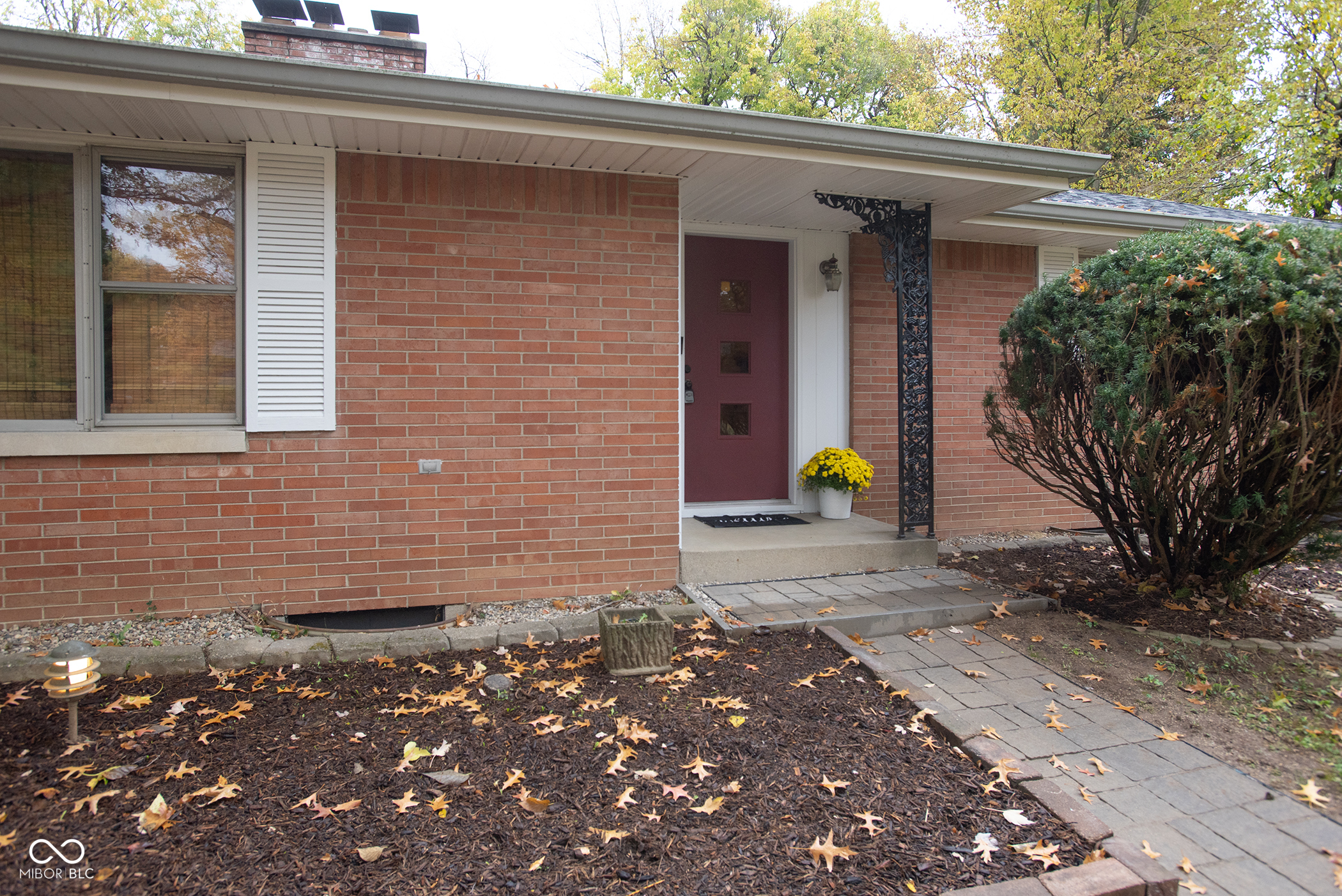 4743 Bluffwood Drive N