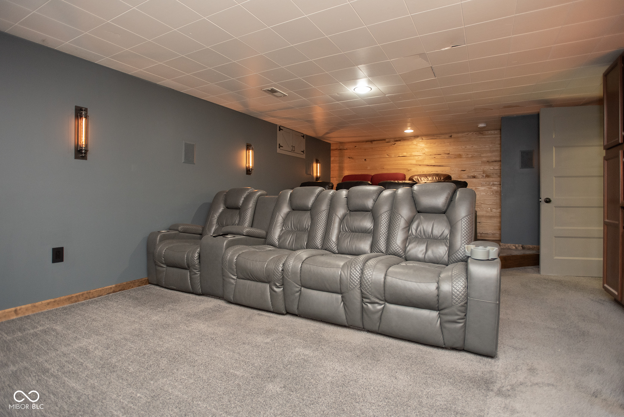 4743 Bluffwood Drive N