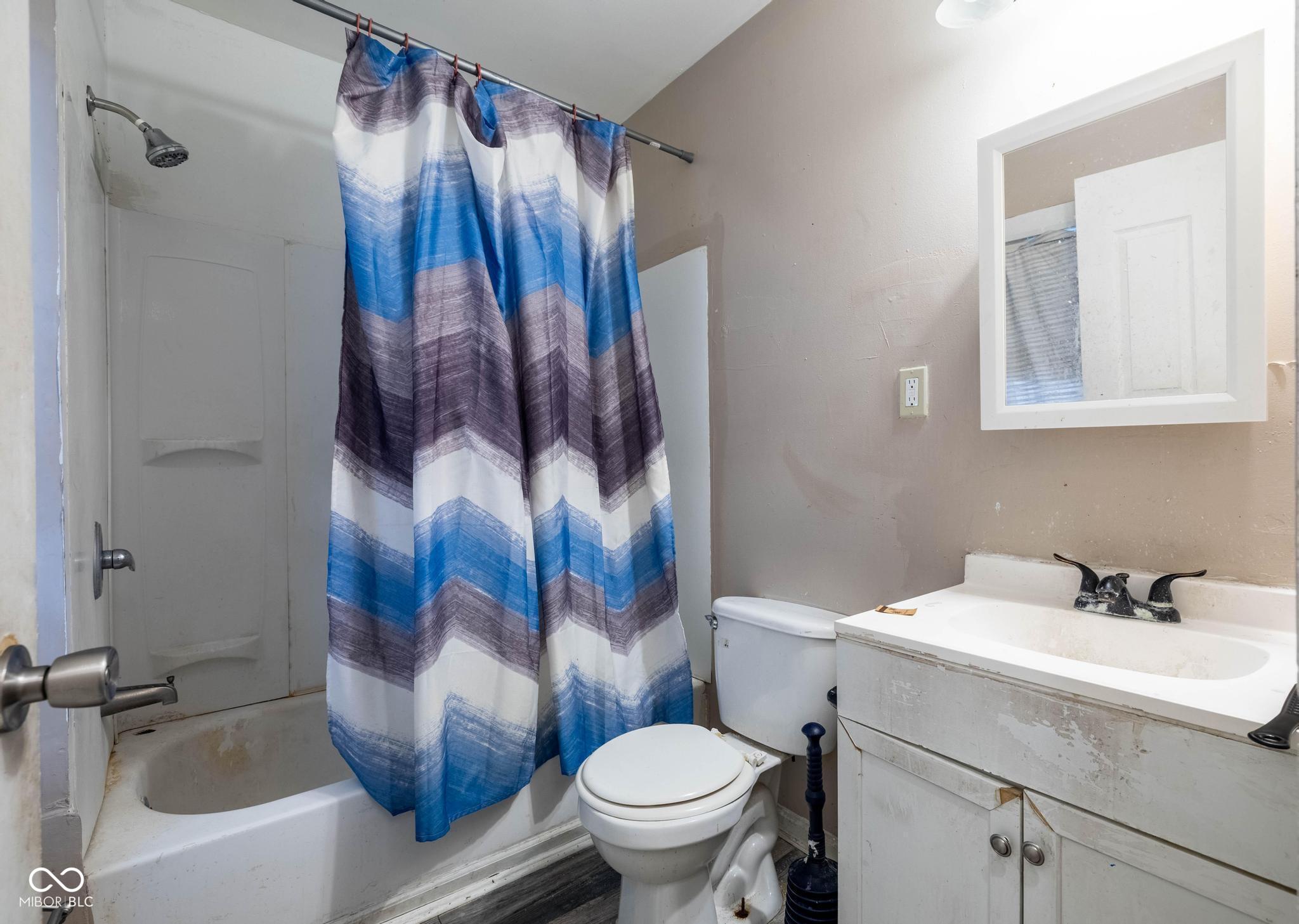 4809 E New York Street