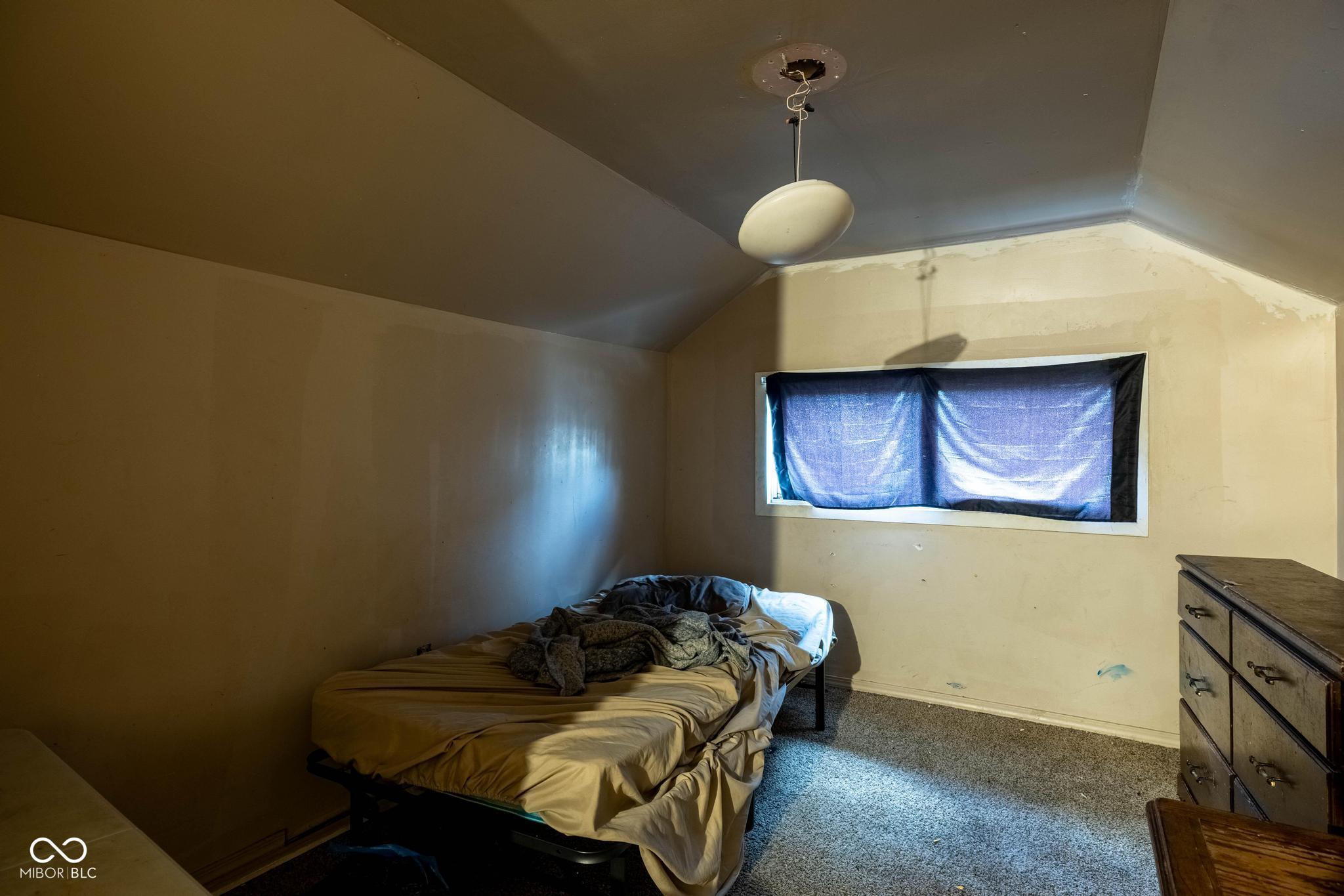 4809 E New York Street