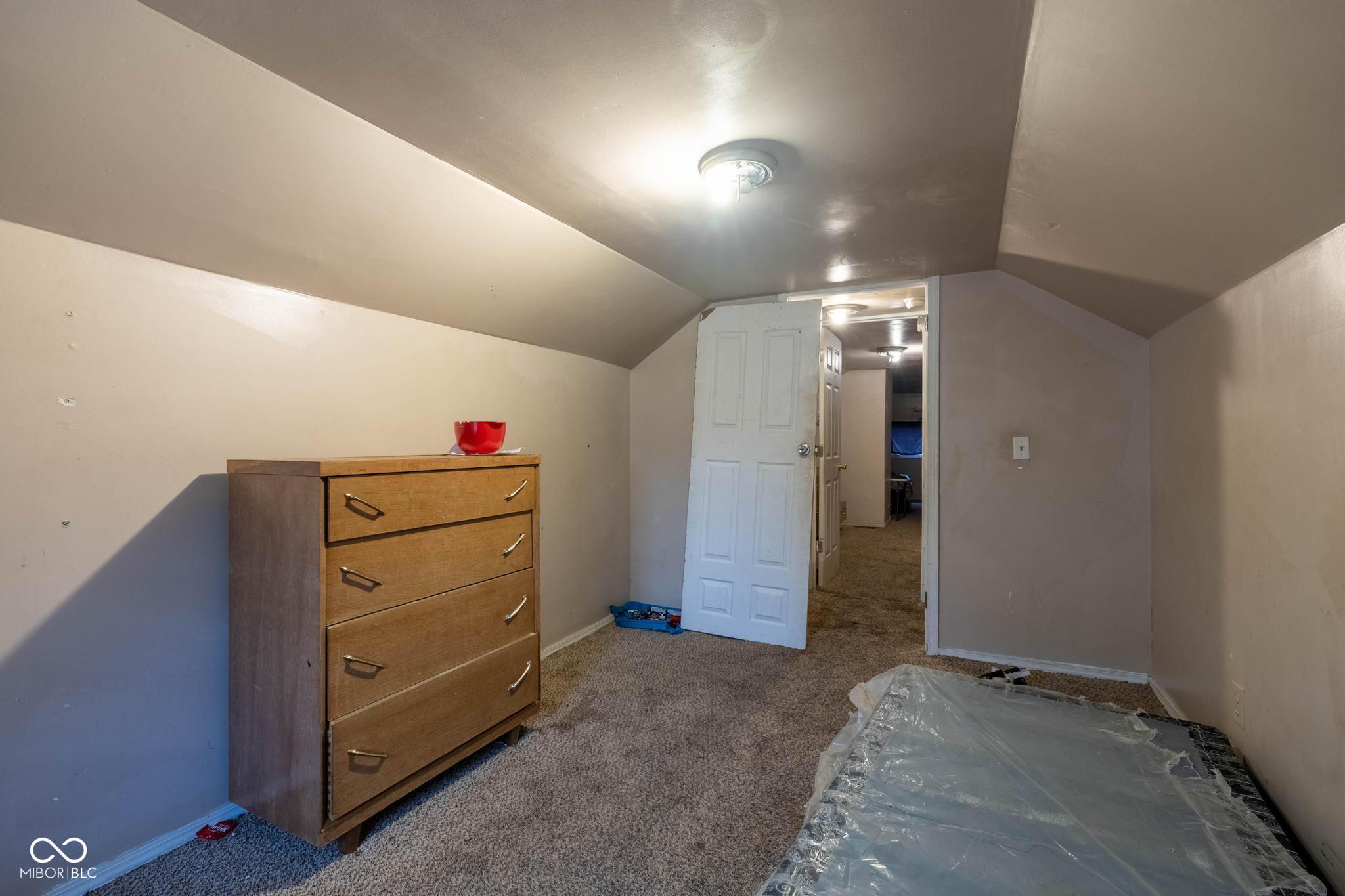 4809 E New York Street