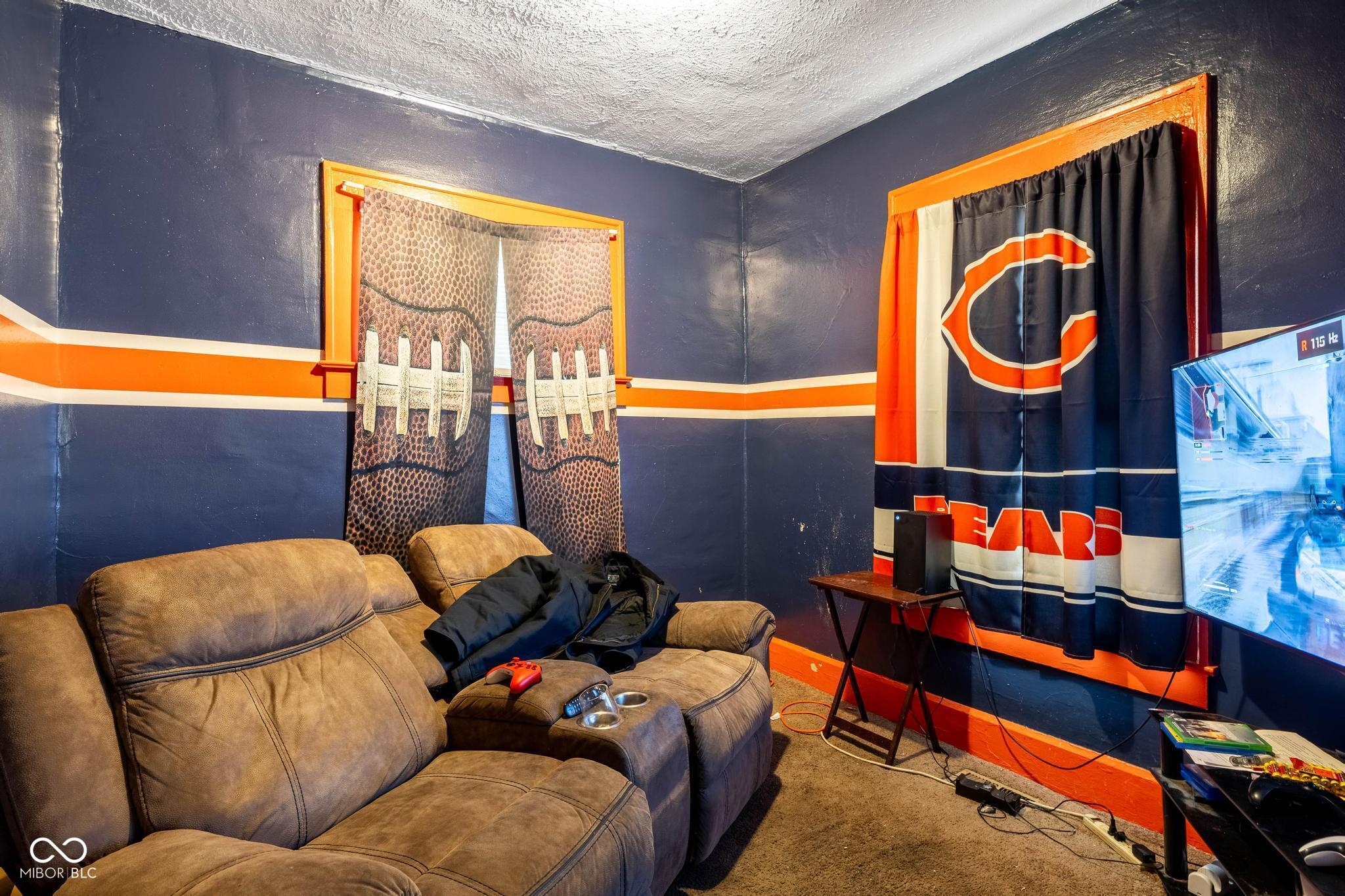 4809 E New York Street