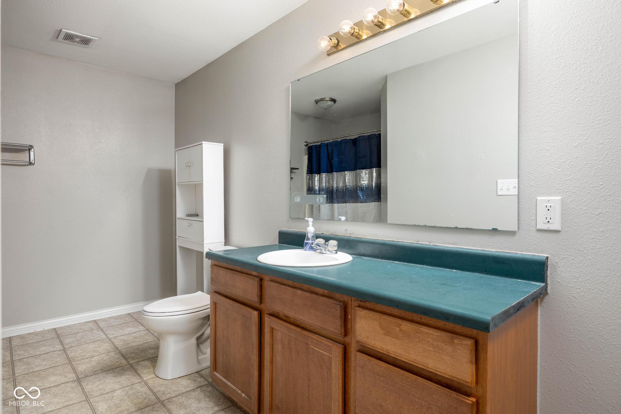 8066 Lawrence Woods Place