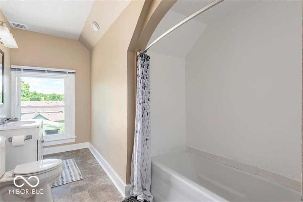 509 N Meridian Street Unit: 5