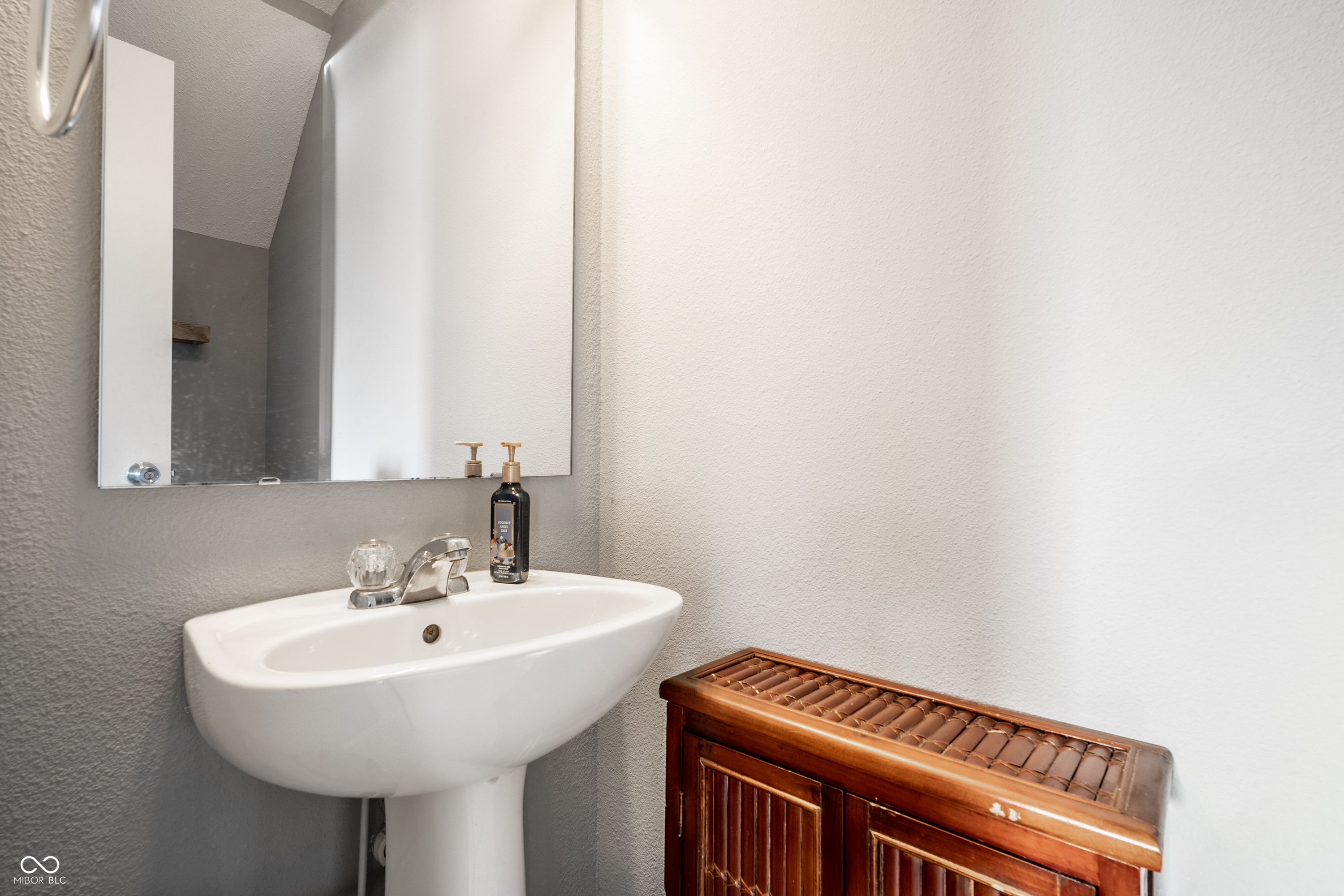 8254 S Midnight Drive