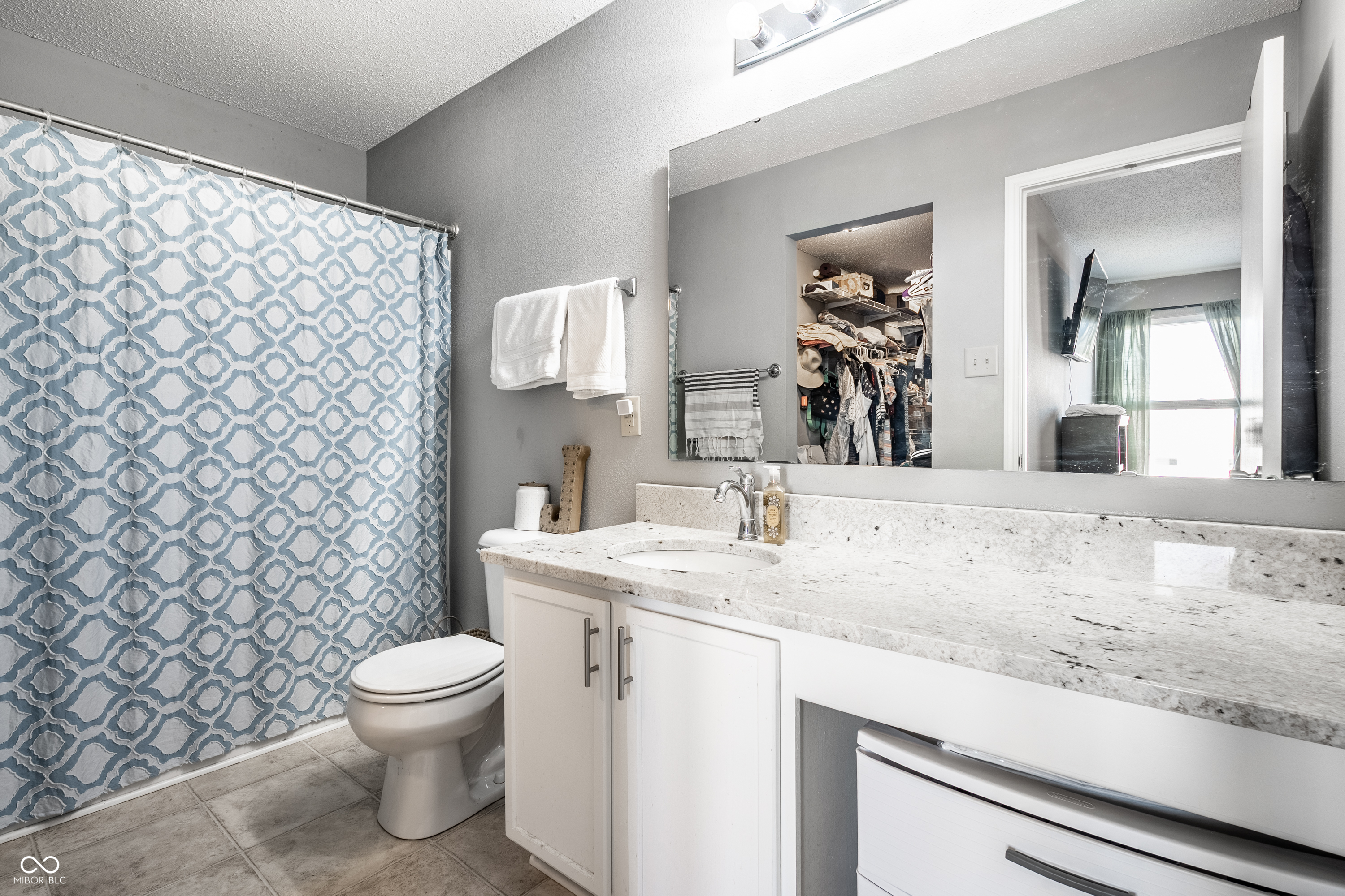 8254 S Midnight Drive