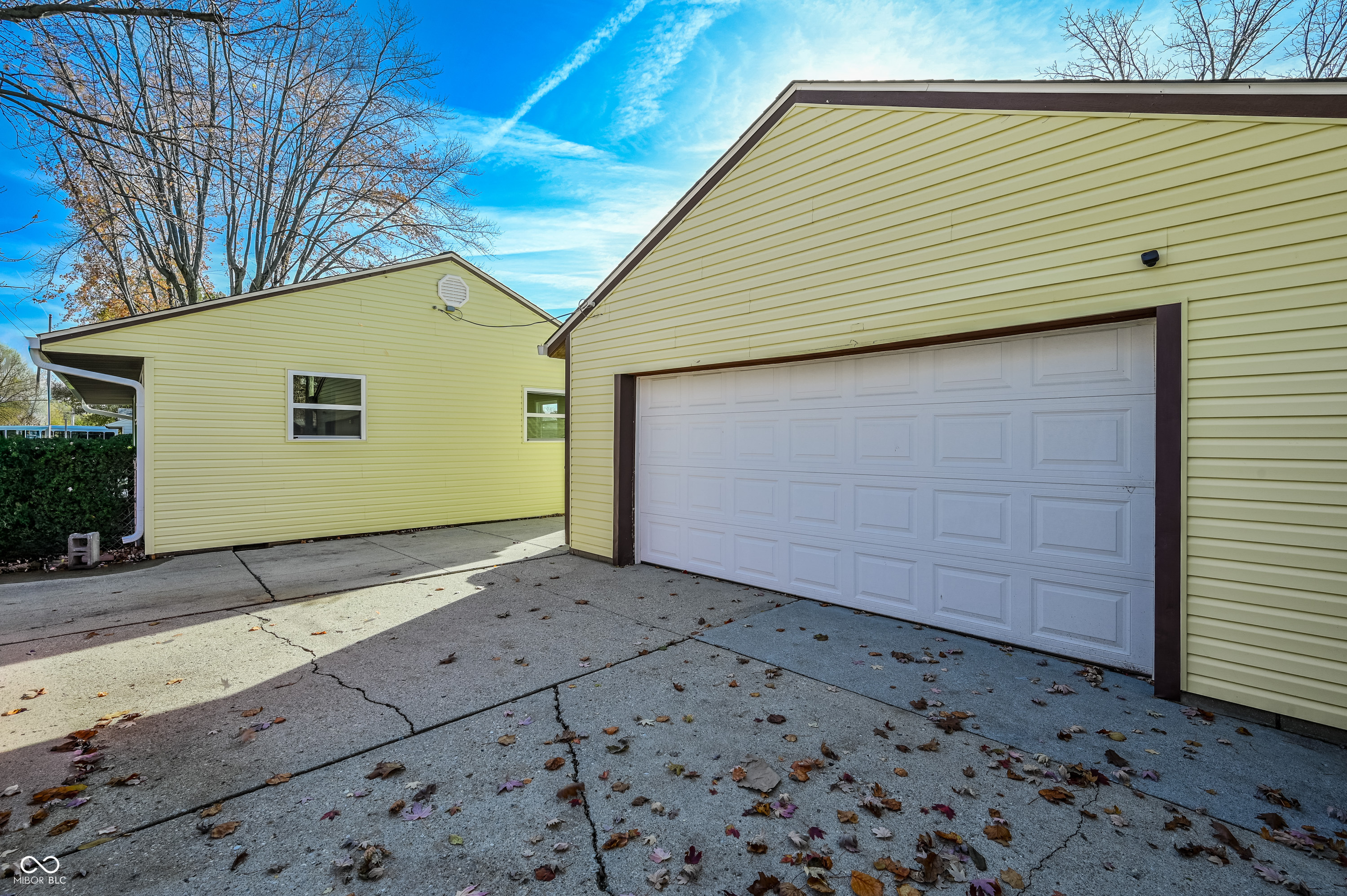 4628 Woodcroft Avenue