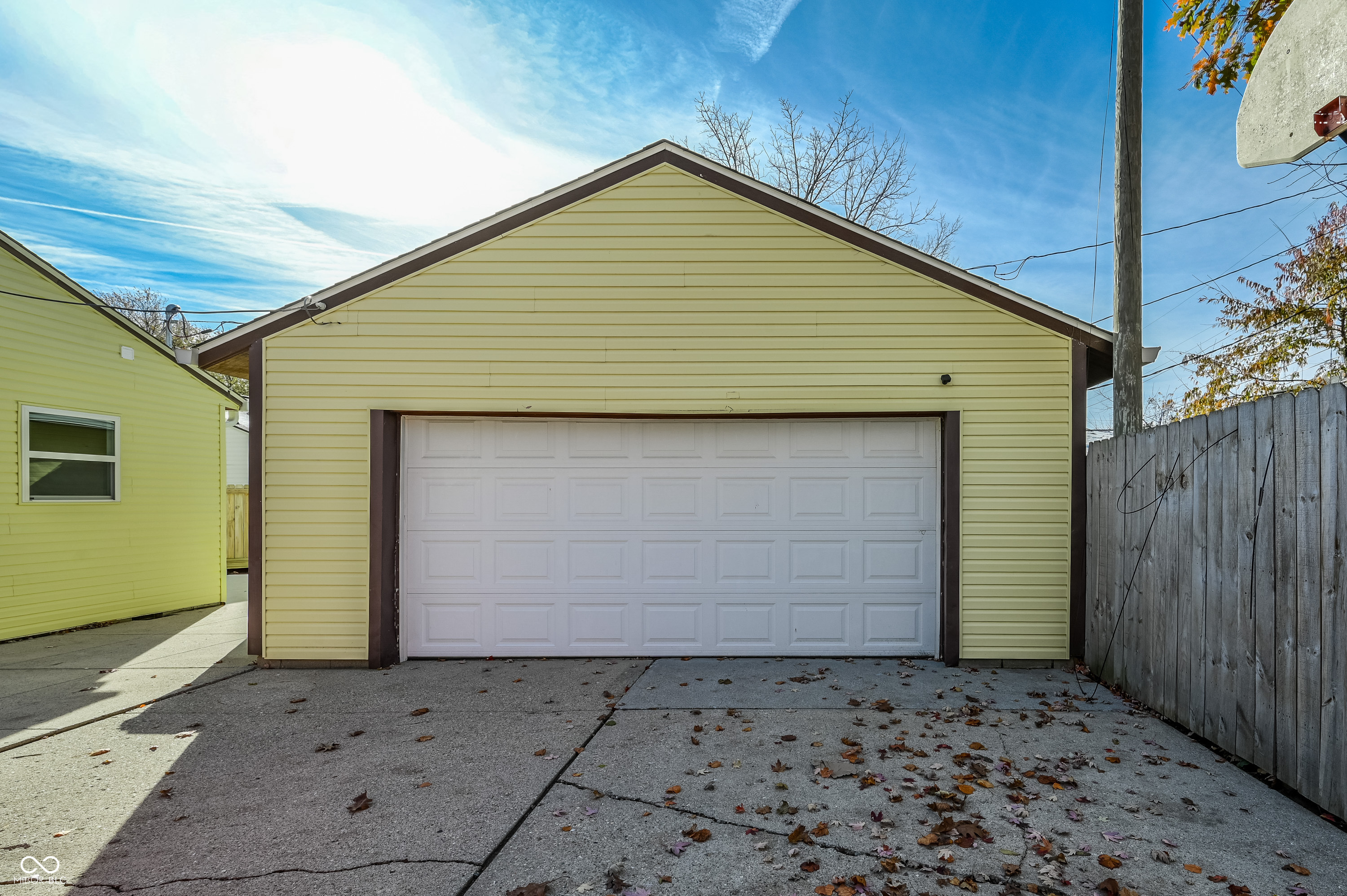 4628 Woodcroft Avenue