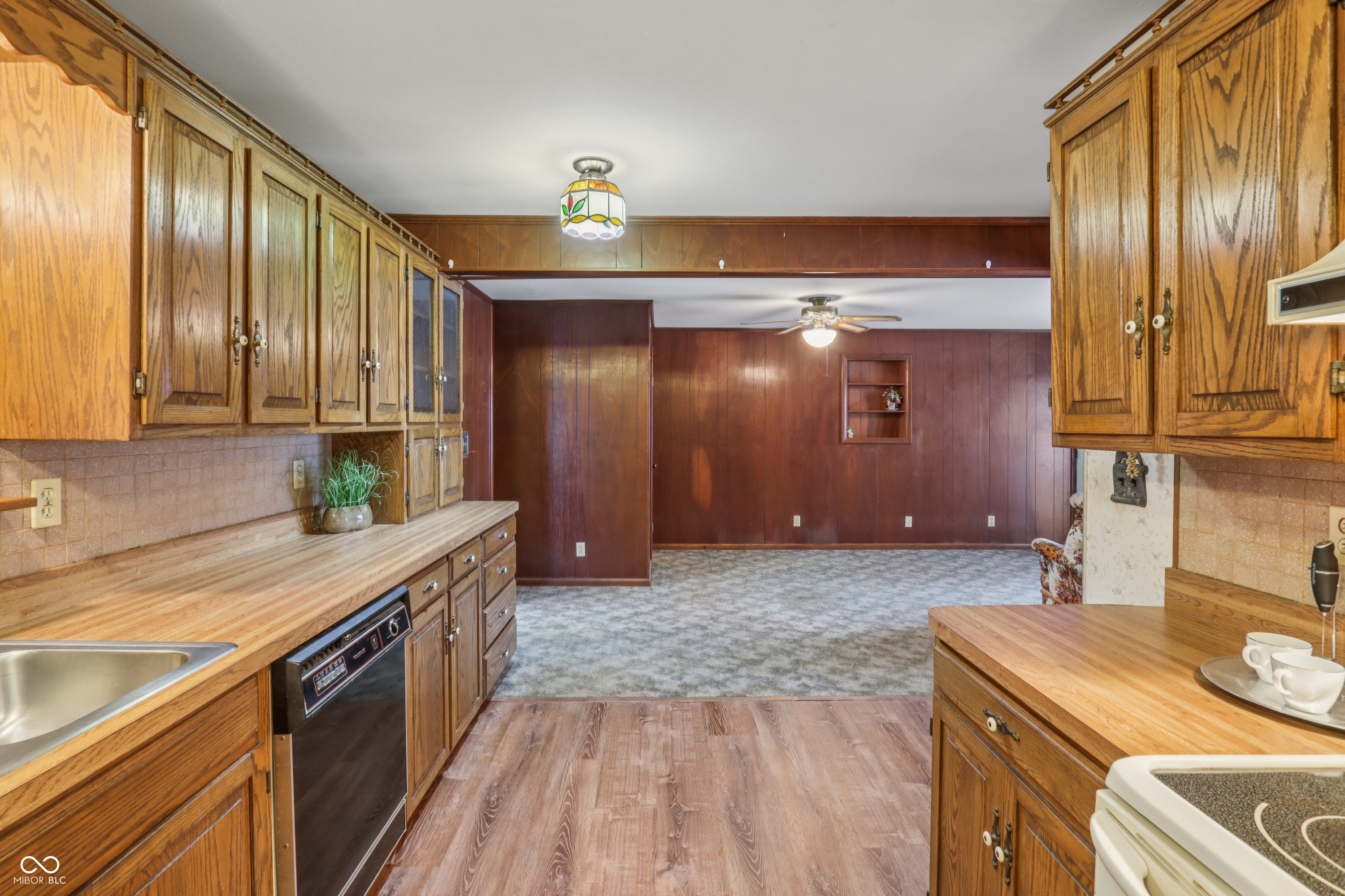 1670 W Old Waynetown Road