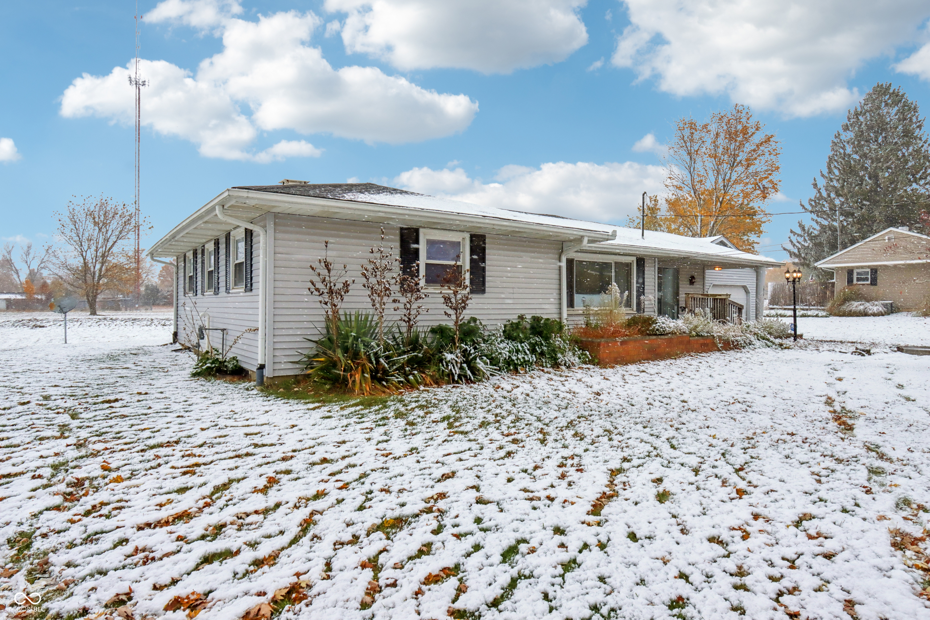 1670 W Old Waynetown Road