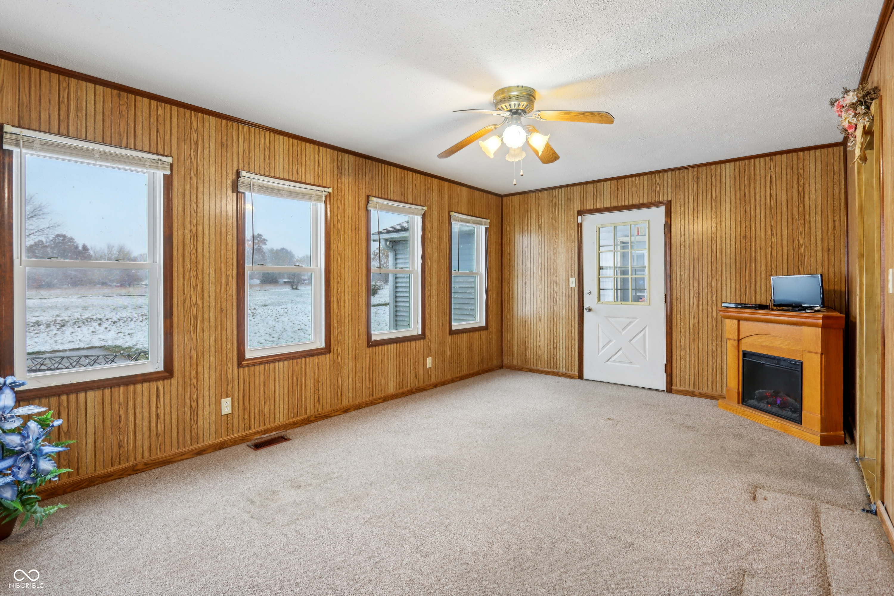 1670 W Old Waynetown Road