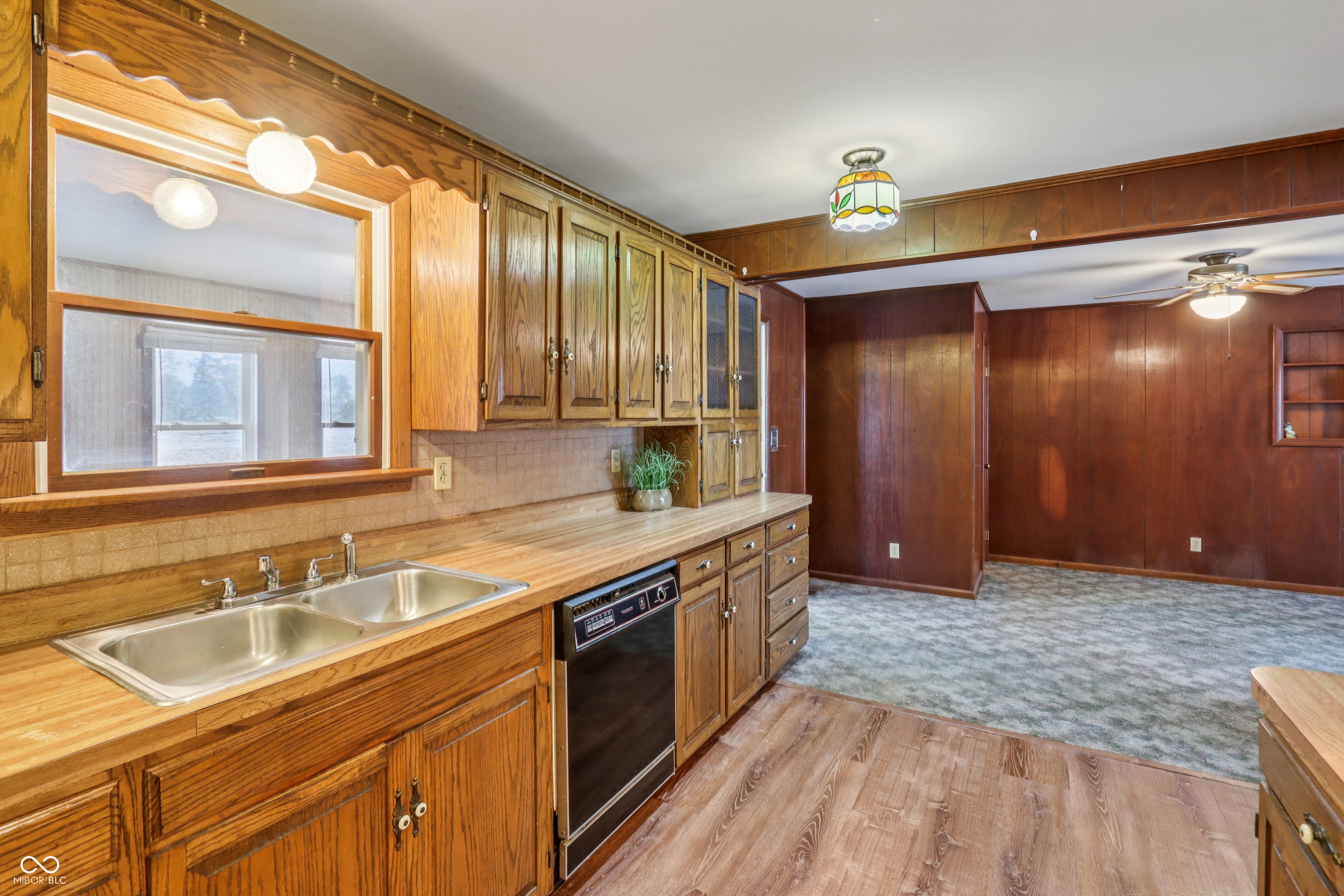 1670 W Old Waynetown Road